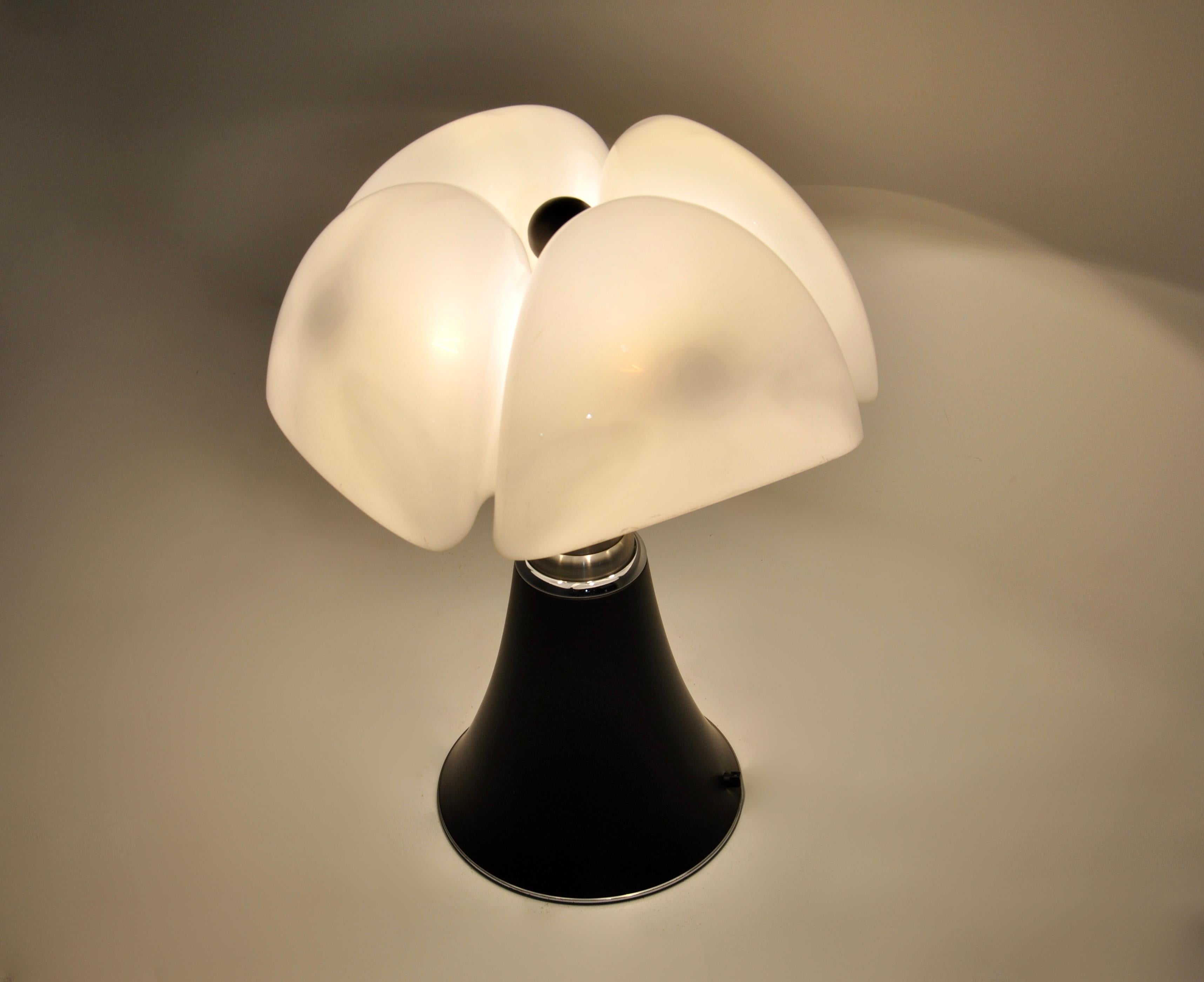 Italian Black Pipistrello Table Lamp by Gae Aulenti for Martinelli Luce, 1960s