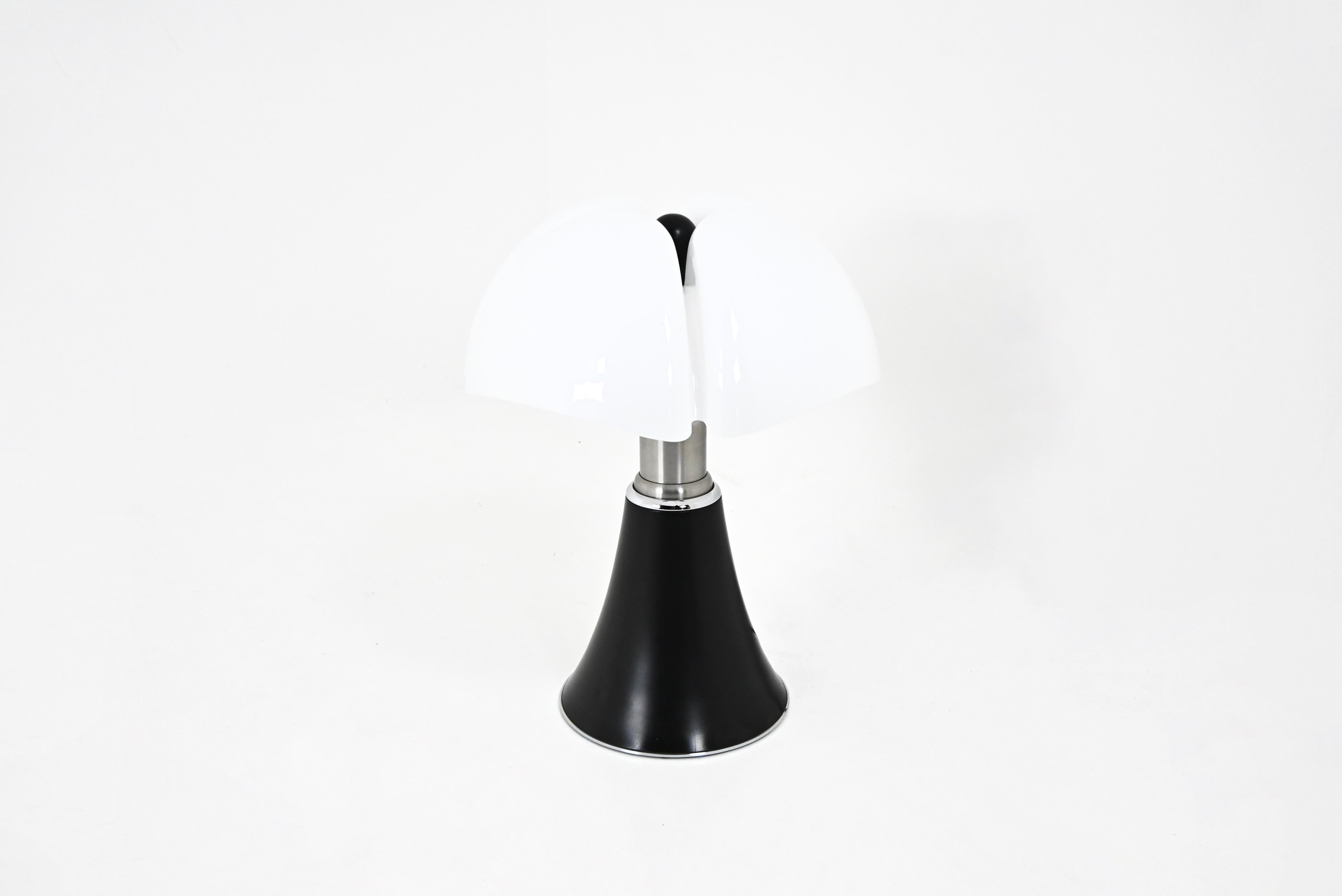 italien Lampe de bureau Pipistrello noire de Gae Aulenti pour Martinelli Luce, 1960 en vente