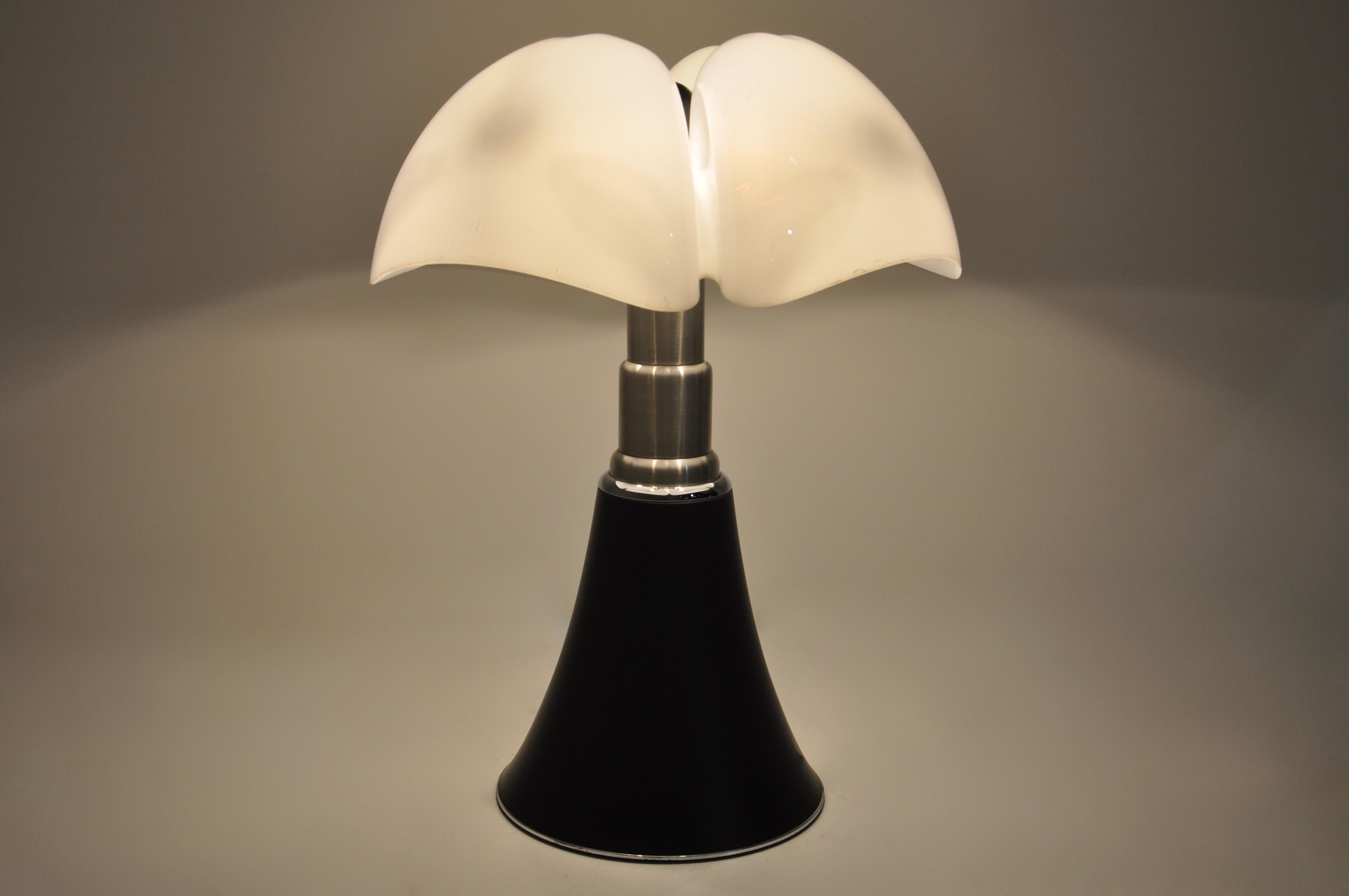 Mid-20th Century Black Pipistrello Table Lamp by Gae Aulenti for Martinelli Luce, 1960s
