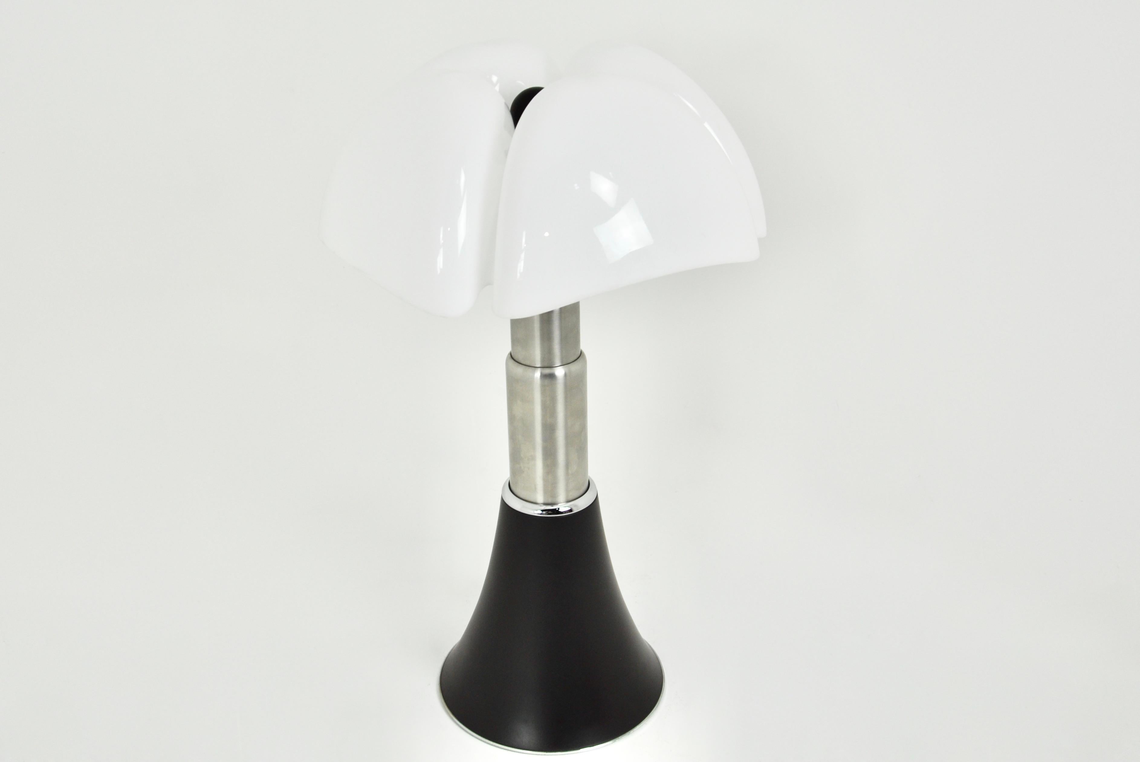 Black Pipistrello Table Lamp by Gae Aulenti for Martinelli Luce, 1960s 2