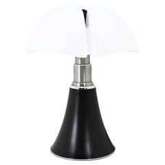 Lampada da tavolo Pipistrello nero di Gae Aulenti per Martinelli Luce, anni '1960