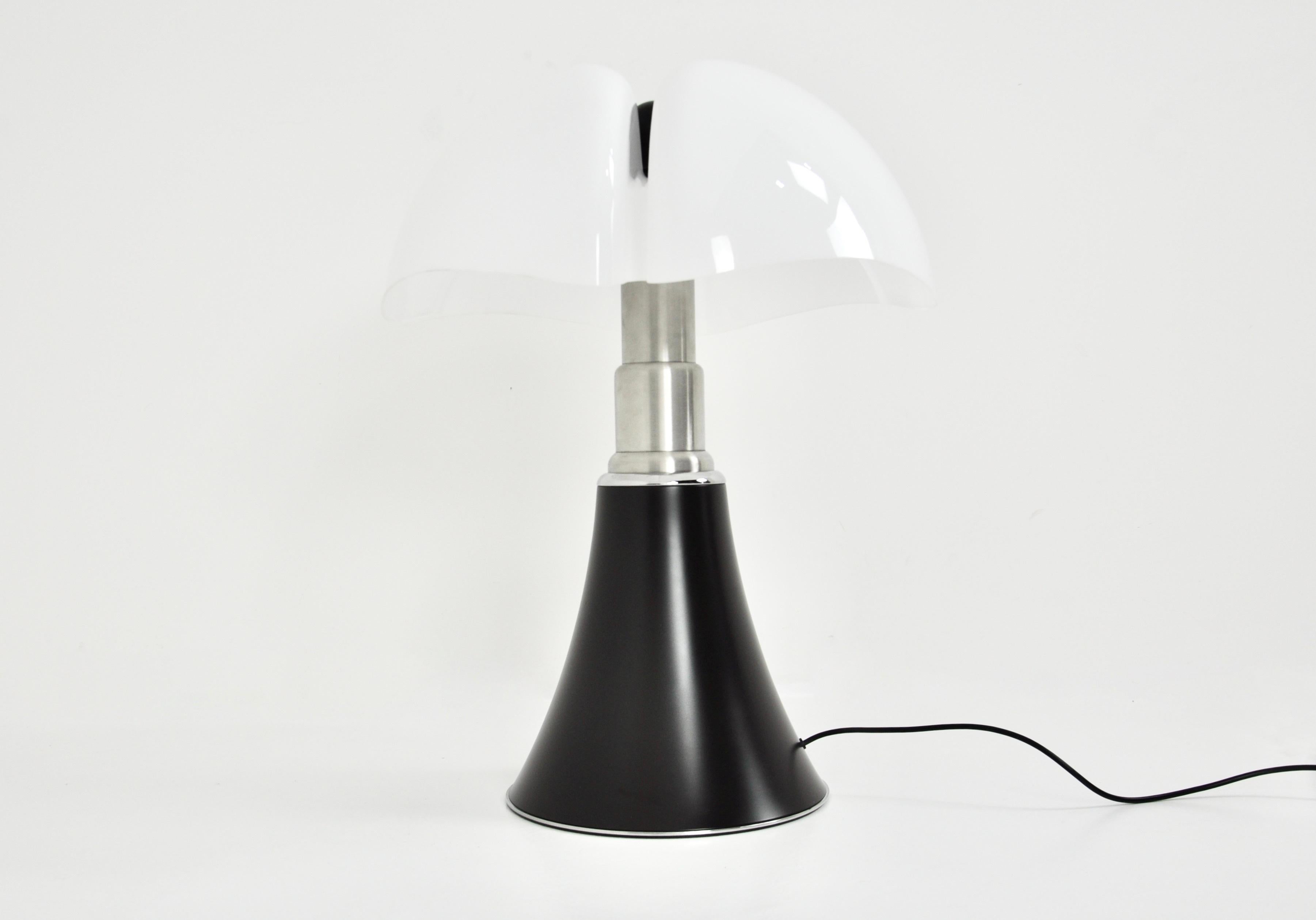 Black Pipistrello Table Lamp by Gae Aulenti for Martinelli Luce For Sale 3