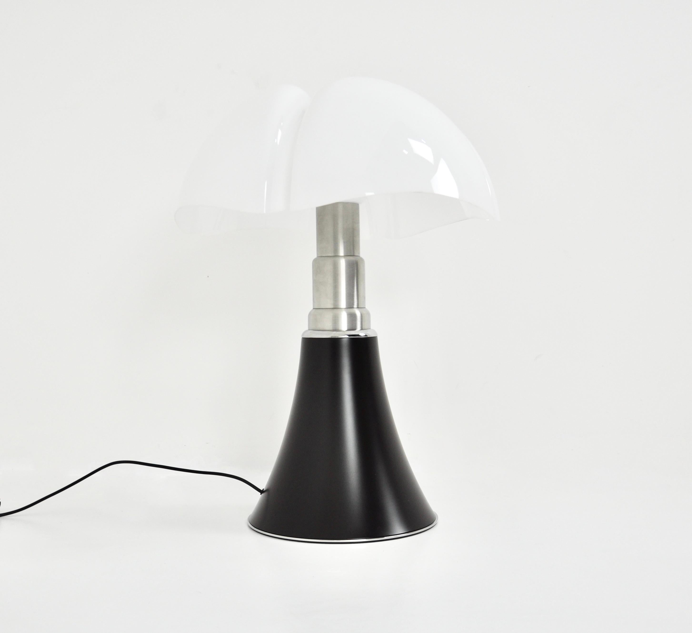 Lampe de table Pipistrello noire de Gae Aulenti pour Martinelli Luce en vente 4