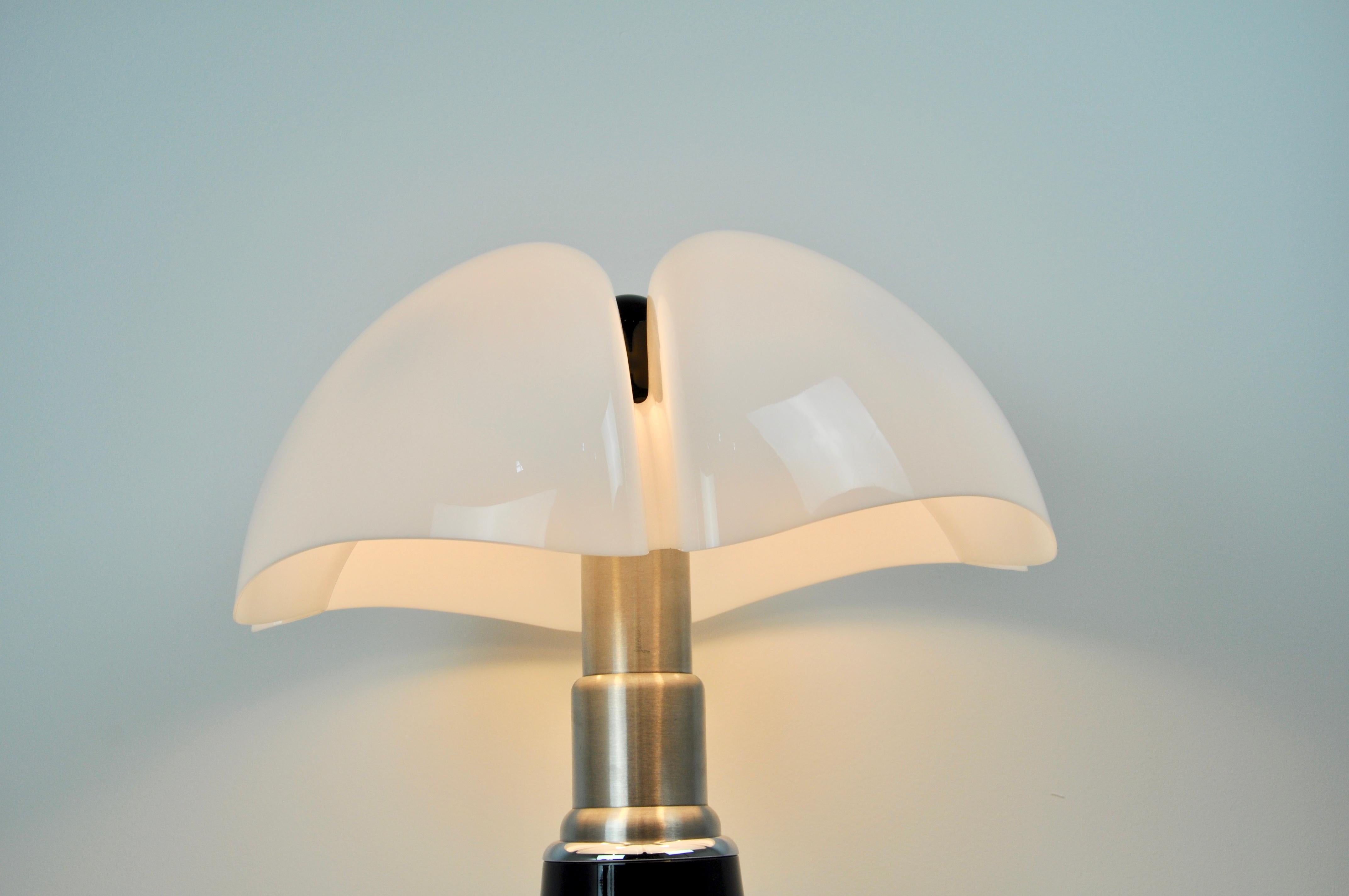 Italian Black Pipistrello Table Lamp by Gae Aulenti for Martinelli Luce