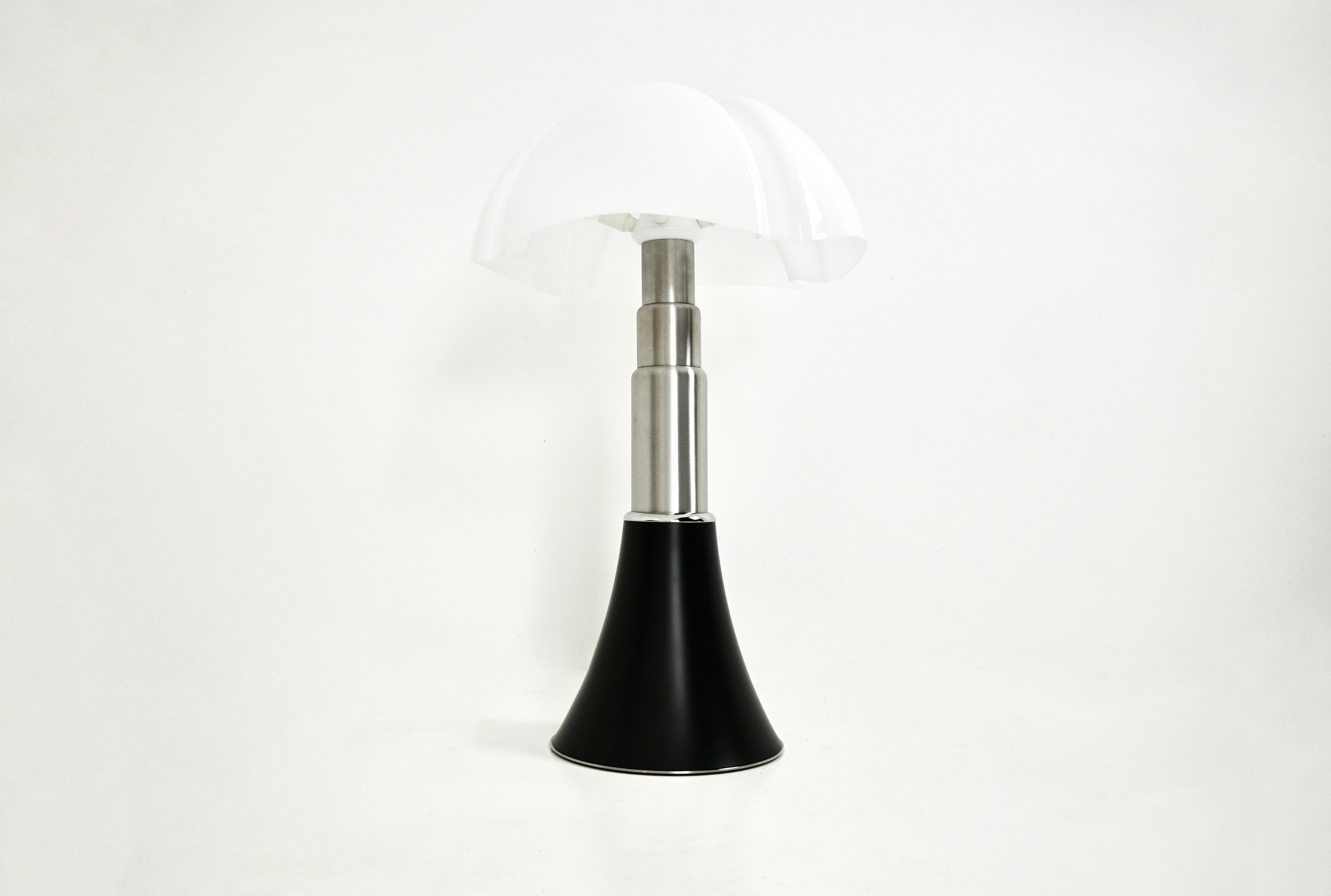 Italian Black Pipistrello Table Lamp by Gae Aulenti for Martinelli Luce For Sale