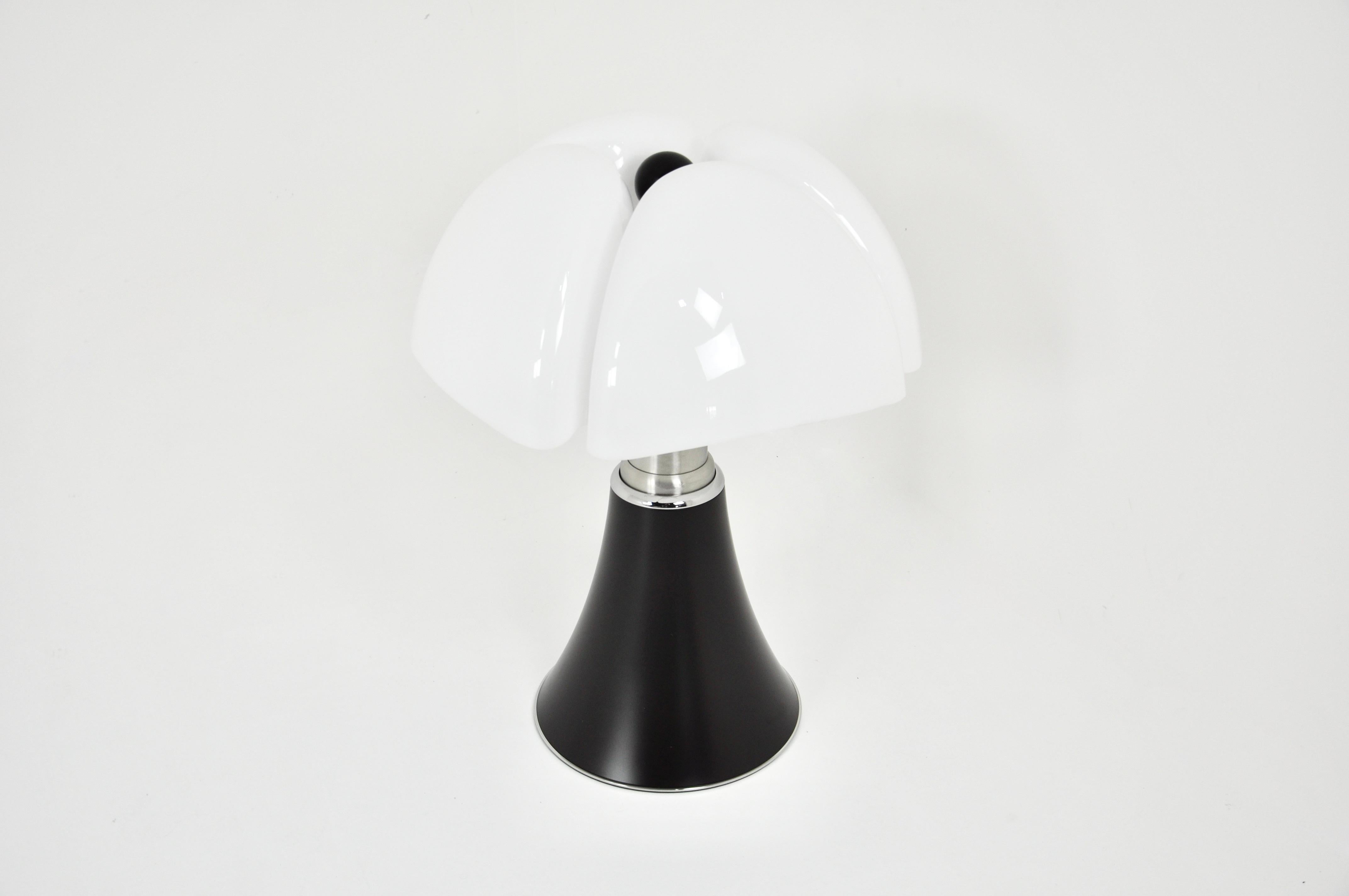 Fin du 20e siècle Lampe de table Pipistrello noire de Gae Aulenti pour Martinelli Luce en vente