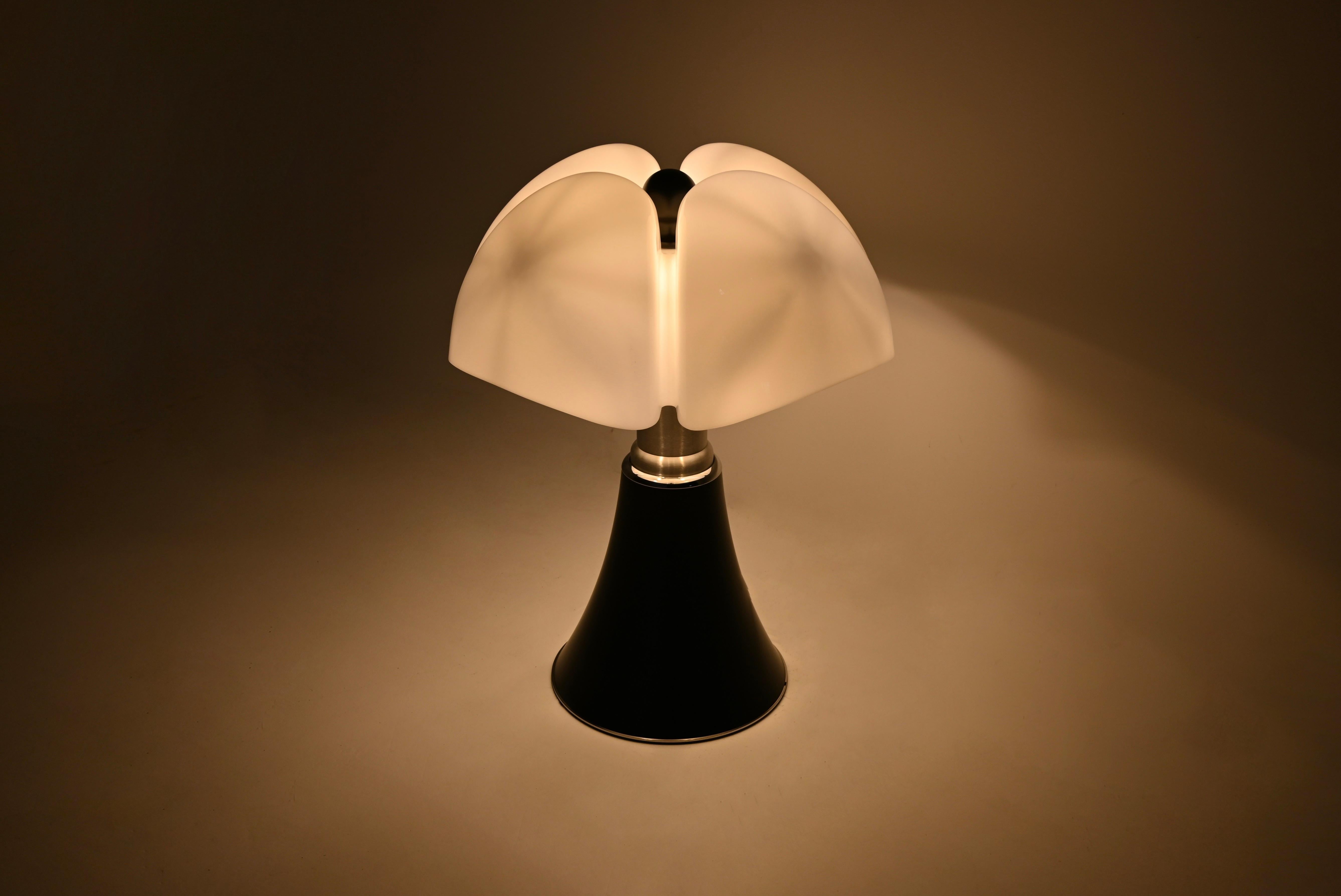 Metal Black Pipistrello Table Lamp by Gae Aulenti for Martinelli Luce For Sale