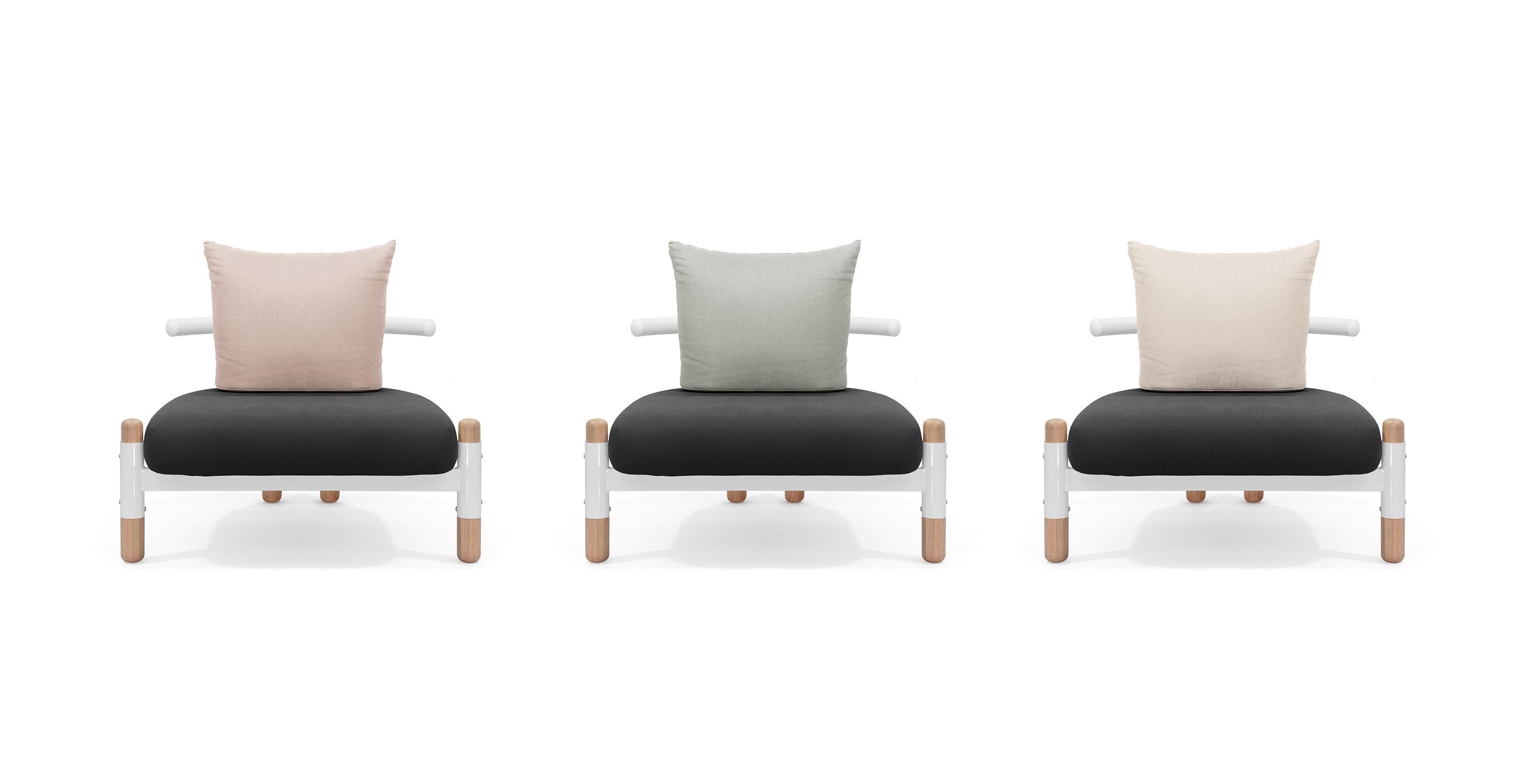 Schwarzes PK15-Sessel mit Einzelsitz, Struktur aus Kohlenstoffstahl und Holzbeinen von Paulo Kobylka (Brasilianisch) im Angebot