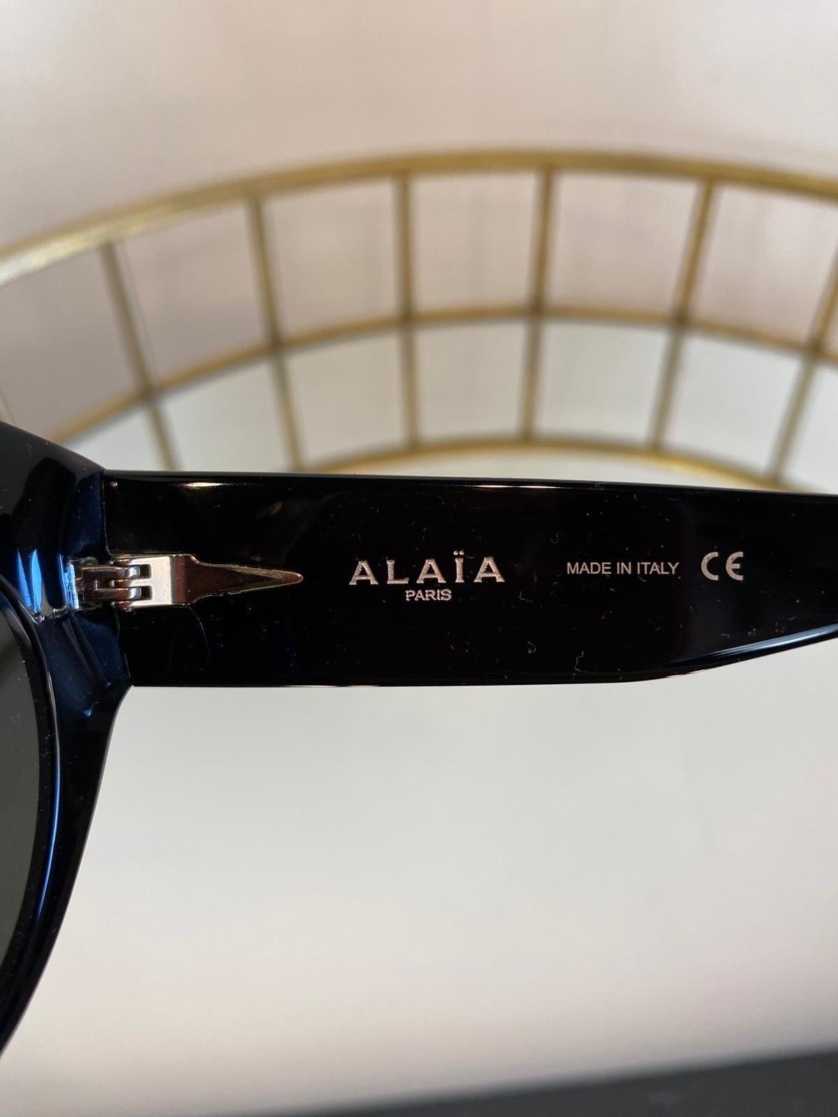 Women's or Men's Black plastic sunglasses with studs For Sale