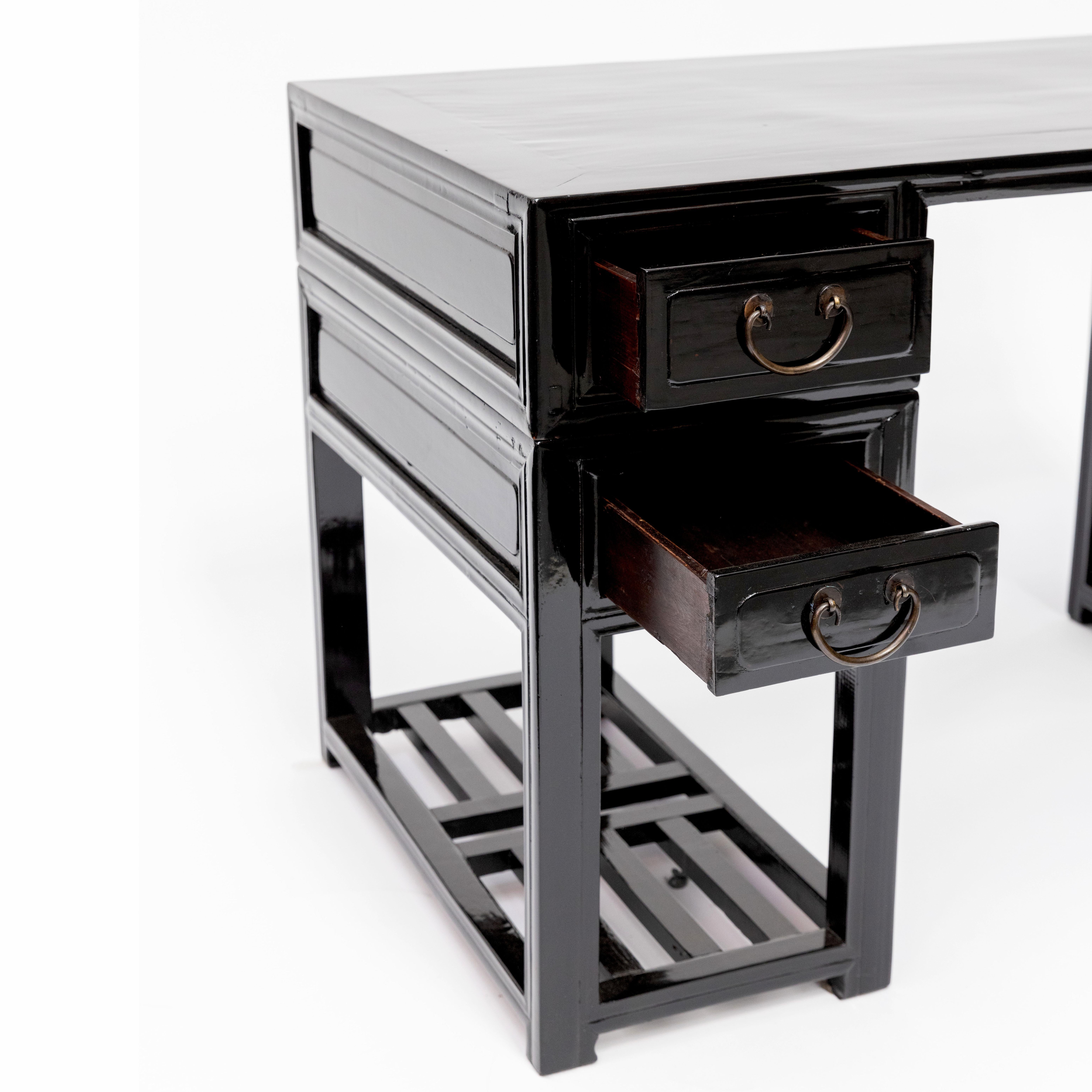 XIXe siècle Bureau d'érudit en bois d'orme poli noir