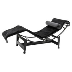 LC4 en peau de poney noire par Le Corbusier, Cassina, années 1990