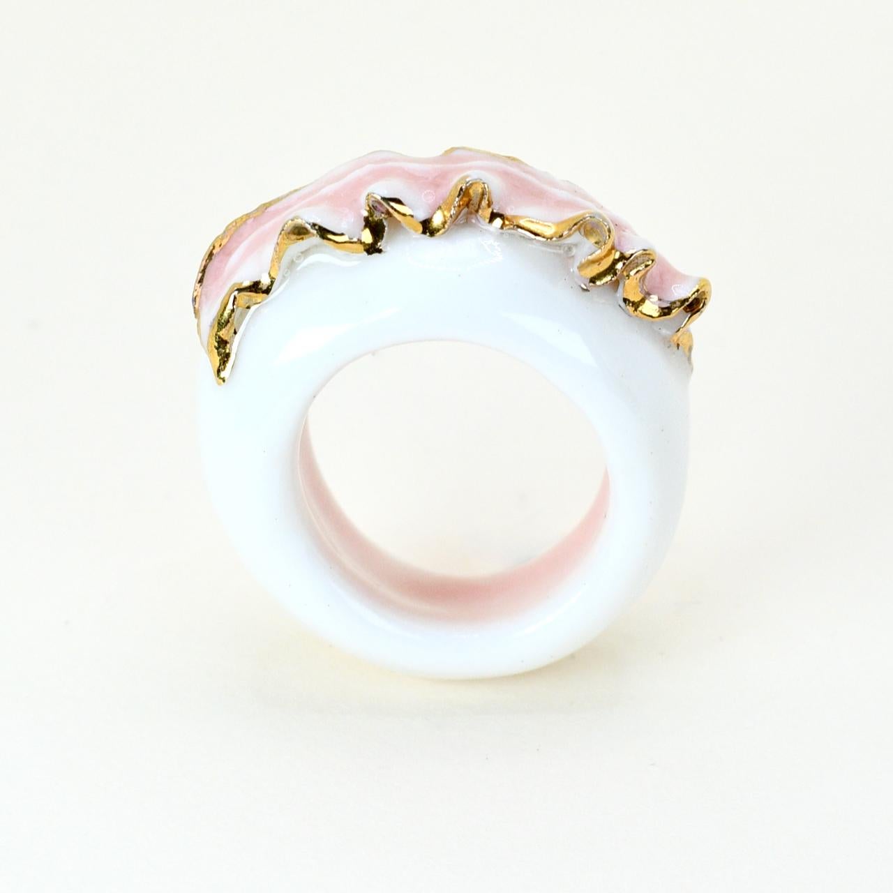 Porcelain Ring Alba In New Condition For Sale In London, GB