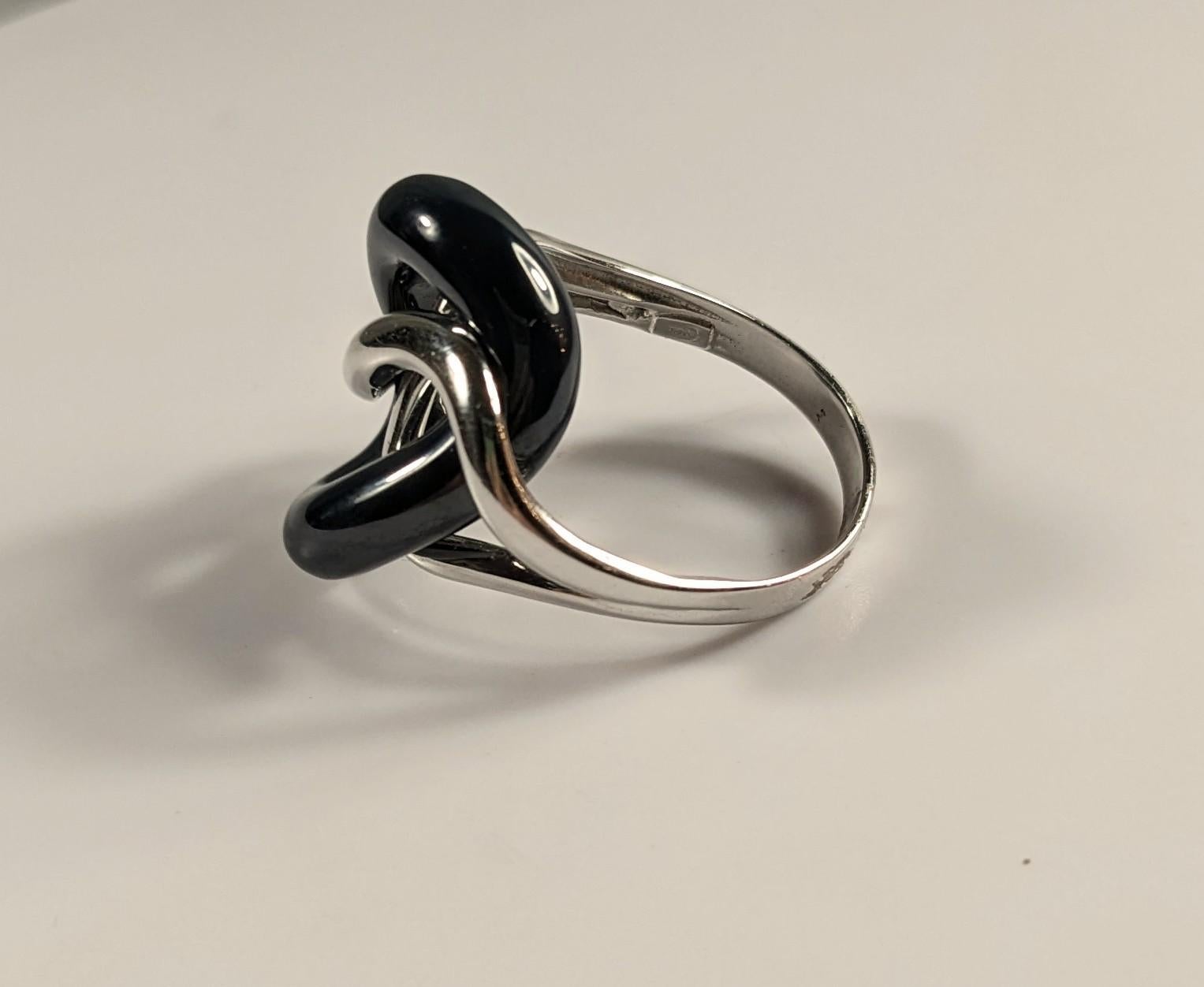 Anello con labbra in porcellana nera e oro bianco 18 carati In condizioni Nuovo in vendita a Bilbao, ES