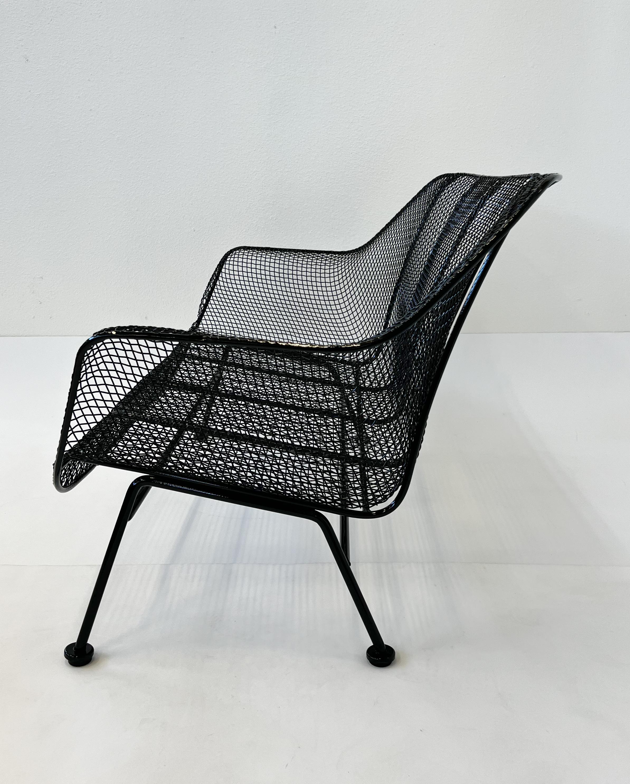 Américain Canapé de terrasse 'Sculptura' enduit de poudre noire par Russell Woodard en vente