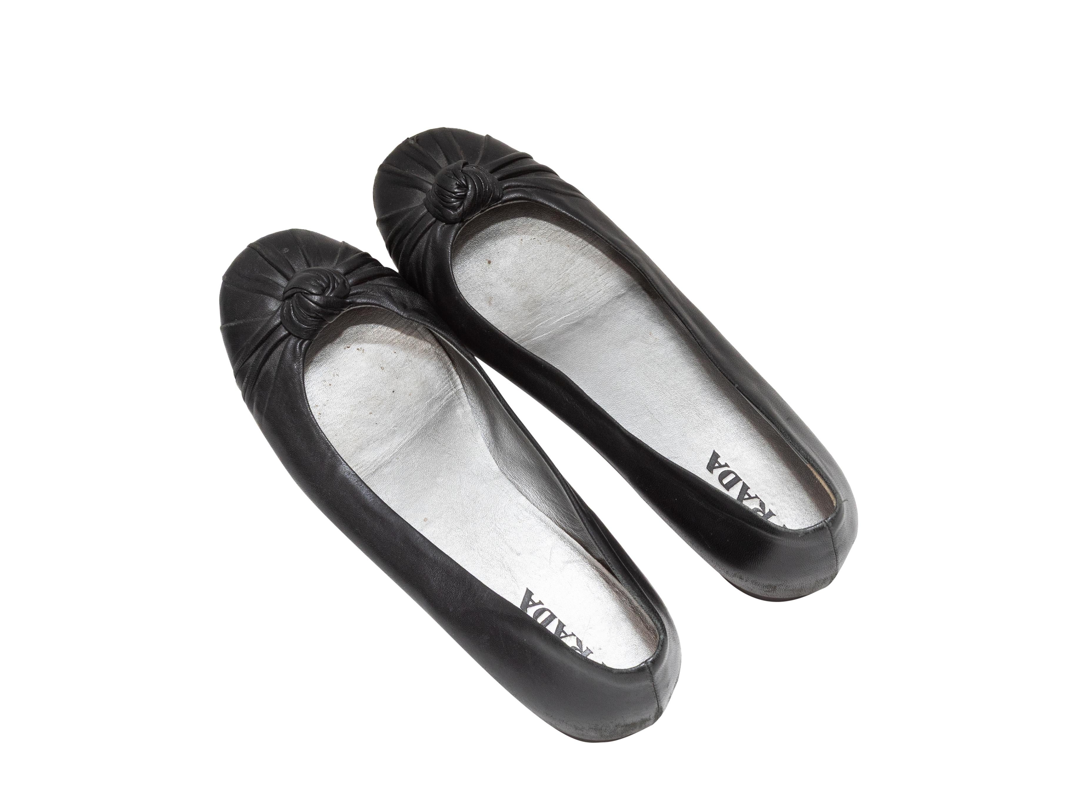 Black Prada Leather Knotted Ballet Flats Size 37 In Good Condition For Sale In New York, NY