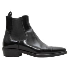 Stivali Chelsea in vernice nera di Prada misura 34.5