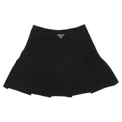 Schwarzer Prada plissierter Minirock Designer Größe S