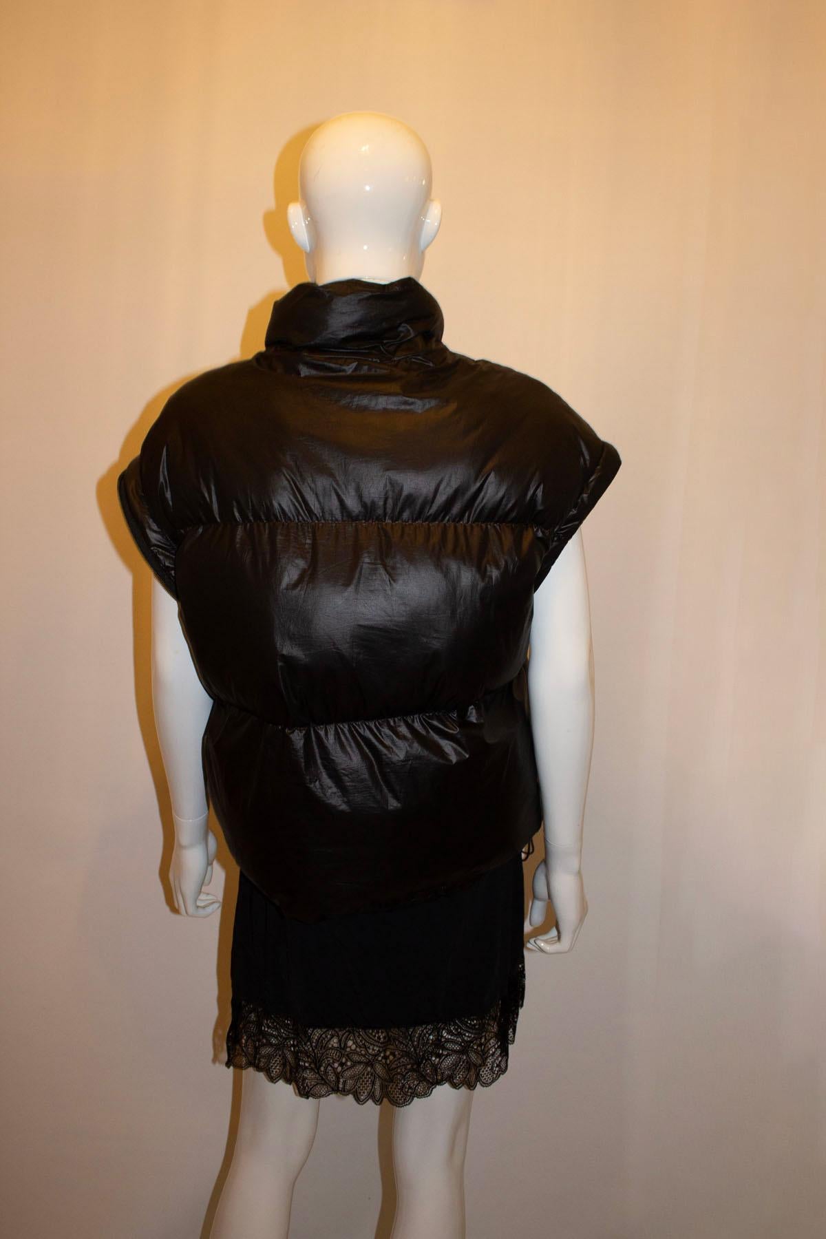 Black Prada Puffa Jacket with Detachable Sleaves In Good Condition For Sale In London, GB