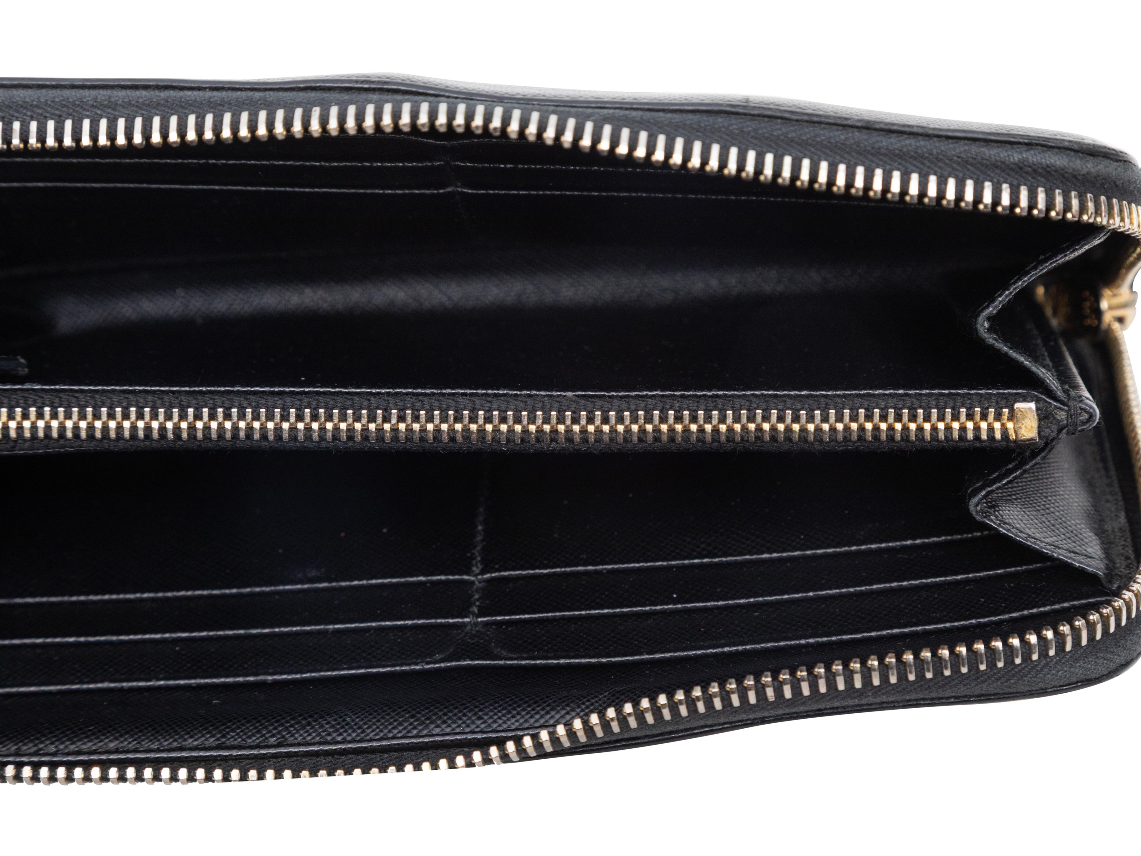 Black Prada Saffiano Leather Continental Wallet In condizioni buone in vendita a New York, NY