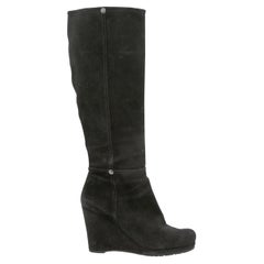 Schwarze kniehohe Prada-wedge-Stiefel aus Wildleder in Schwarz Größe 39,5