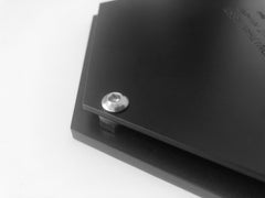 Specchio perimetrale nero n.18 del designer Jonathan Nesci