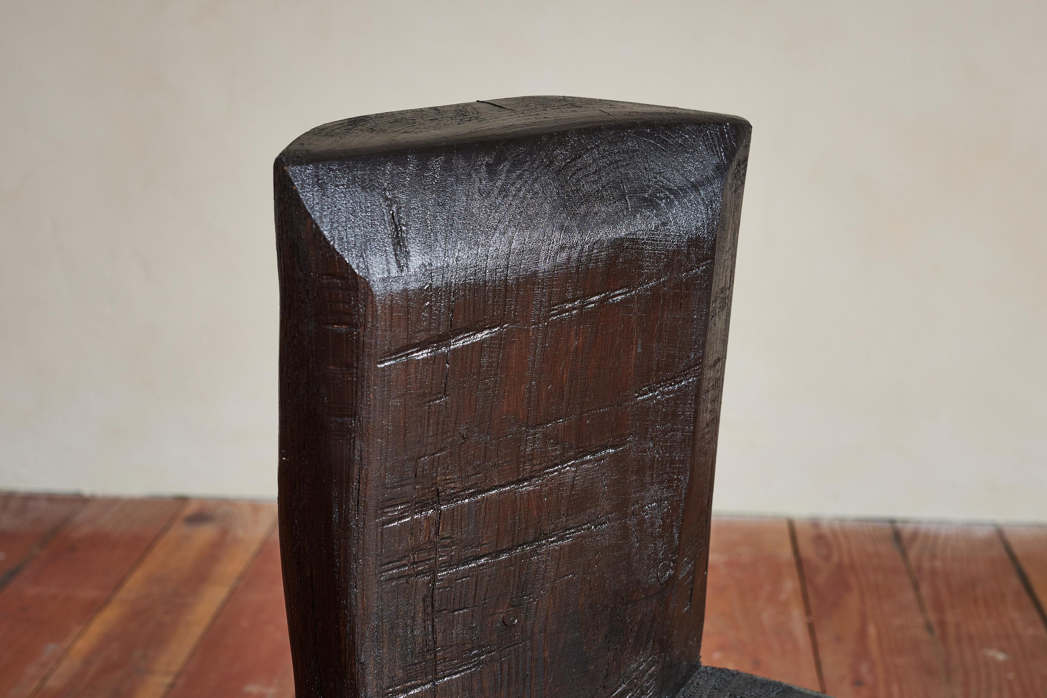 Schwarz Primitive Log Stühle im Angebot 8