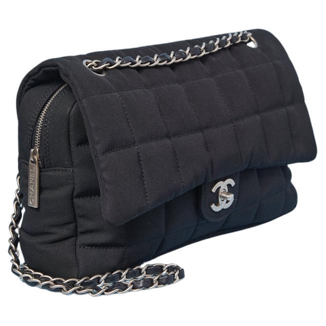 Tissu matelassé noir Sac Timeless CHANEL 2002
