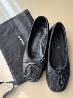 Chanel 2000s Black Quilted Lambskin Women's Ballet Flats with Bow