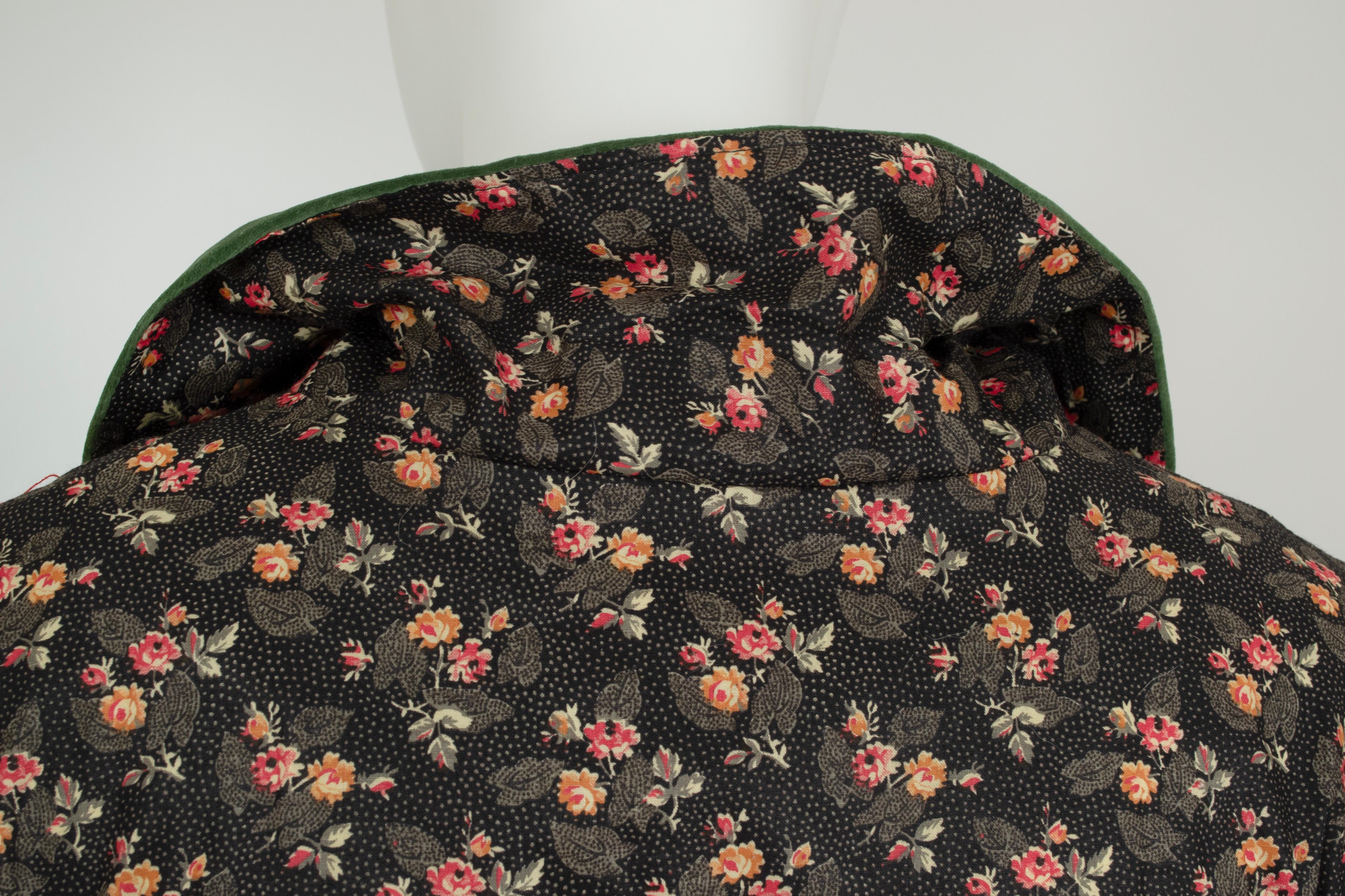 Schwarzes, gestepptes provenzalisches Hostessenkleid mit grünem Samtkragen - XS, 1950er Jahre im Angebot 7