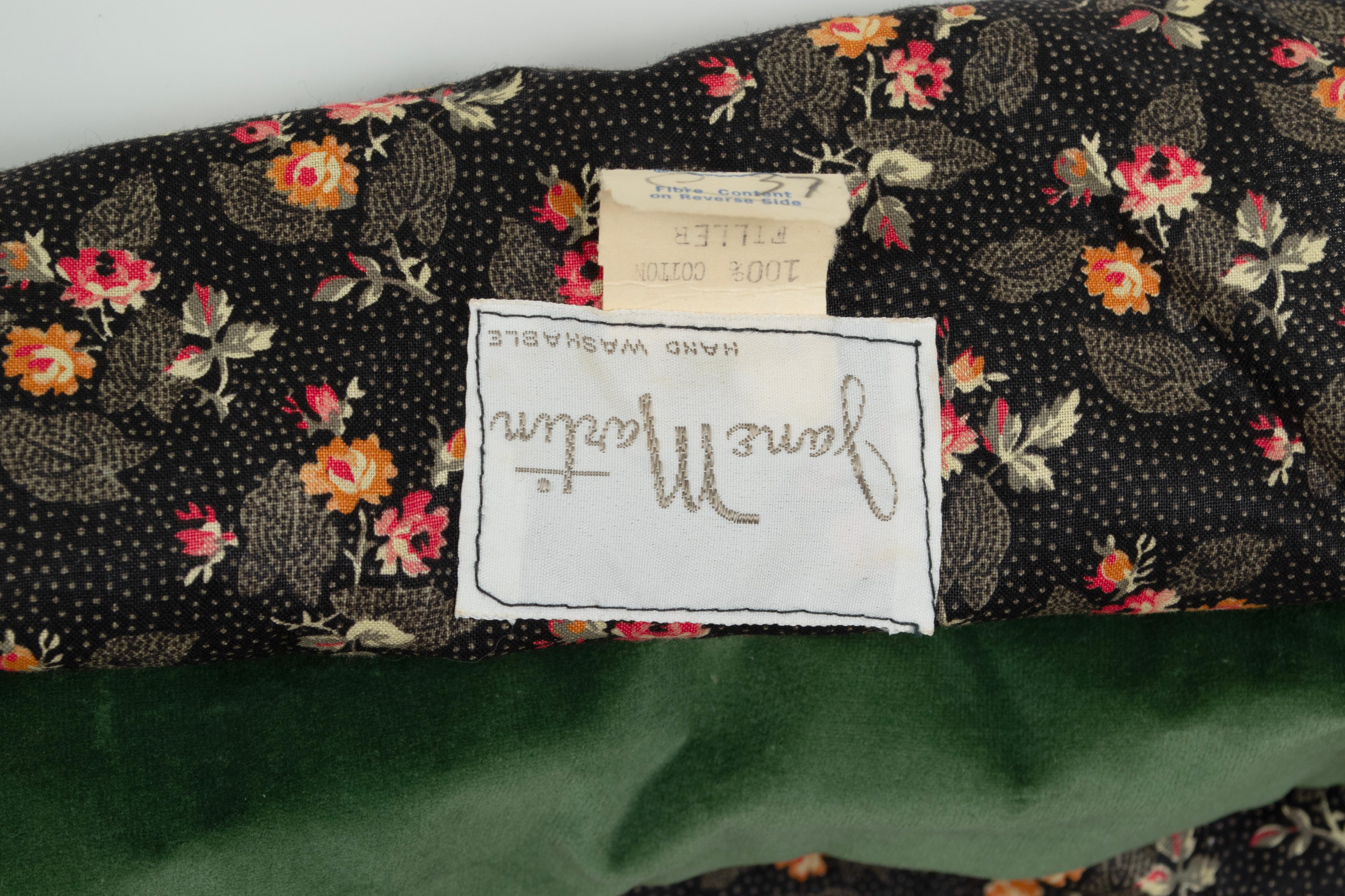 Schwarzes, gestepptes provenzalisches Hostessenkleid mit grünem Samtkragen - XS, 1950er Jahre im Angebot 9