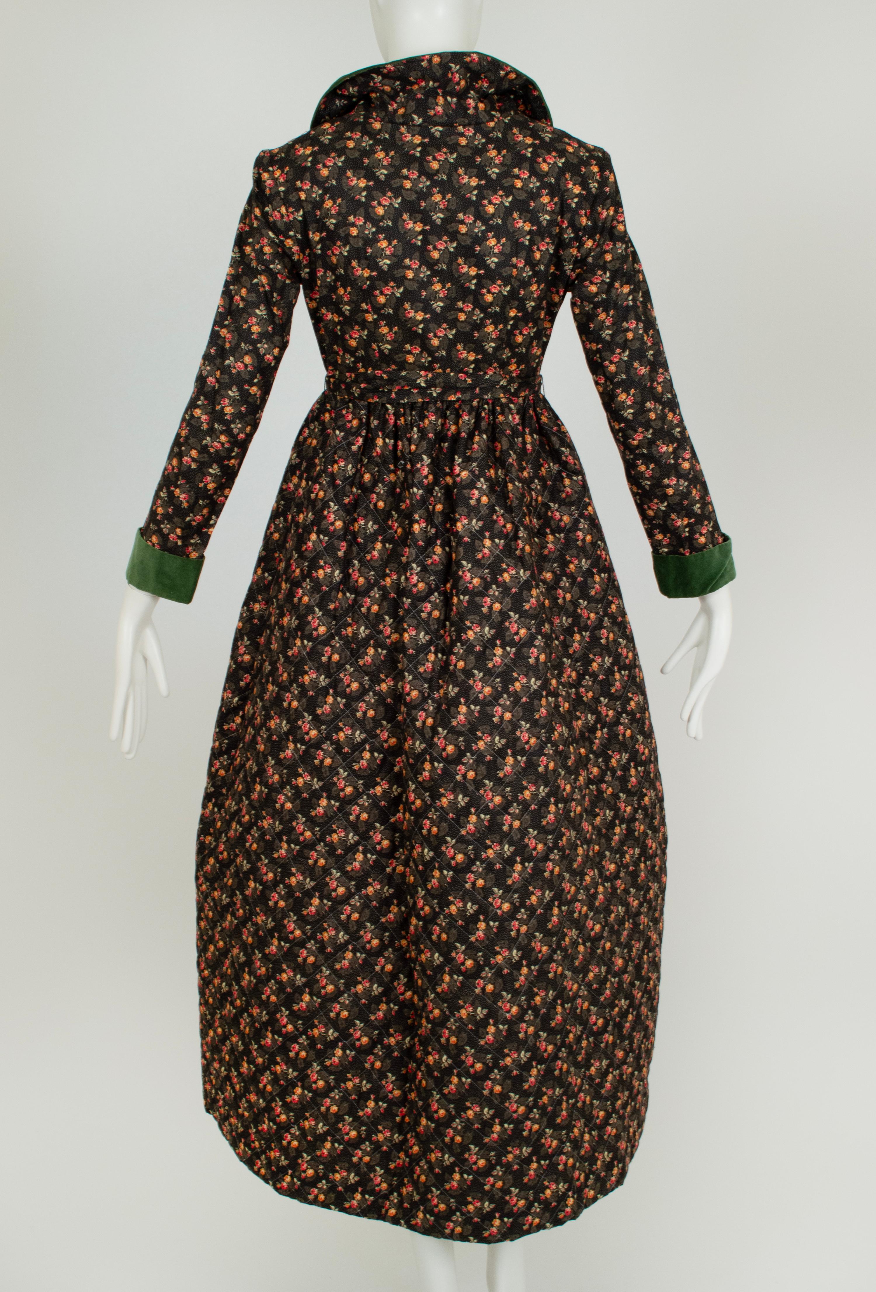 Schwarzes, gestepptes provenzalisches Hostessenkleid mit grünem Samtkragen - XS, 1950er Jahre Damen im Angebot