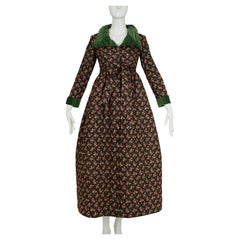 Vintage Black Quilted Provençal Hostess Dress w Green Velvet Portrait Collar – XS, 1950s