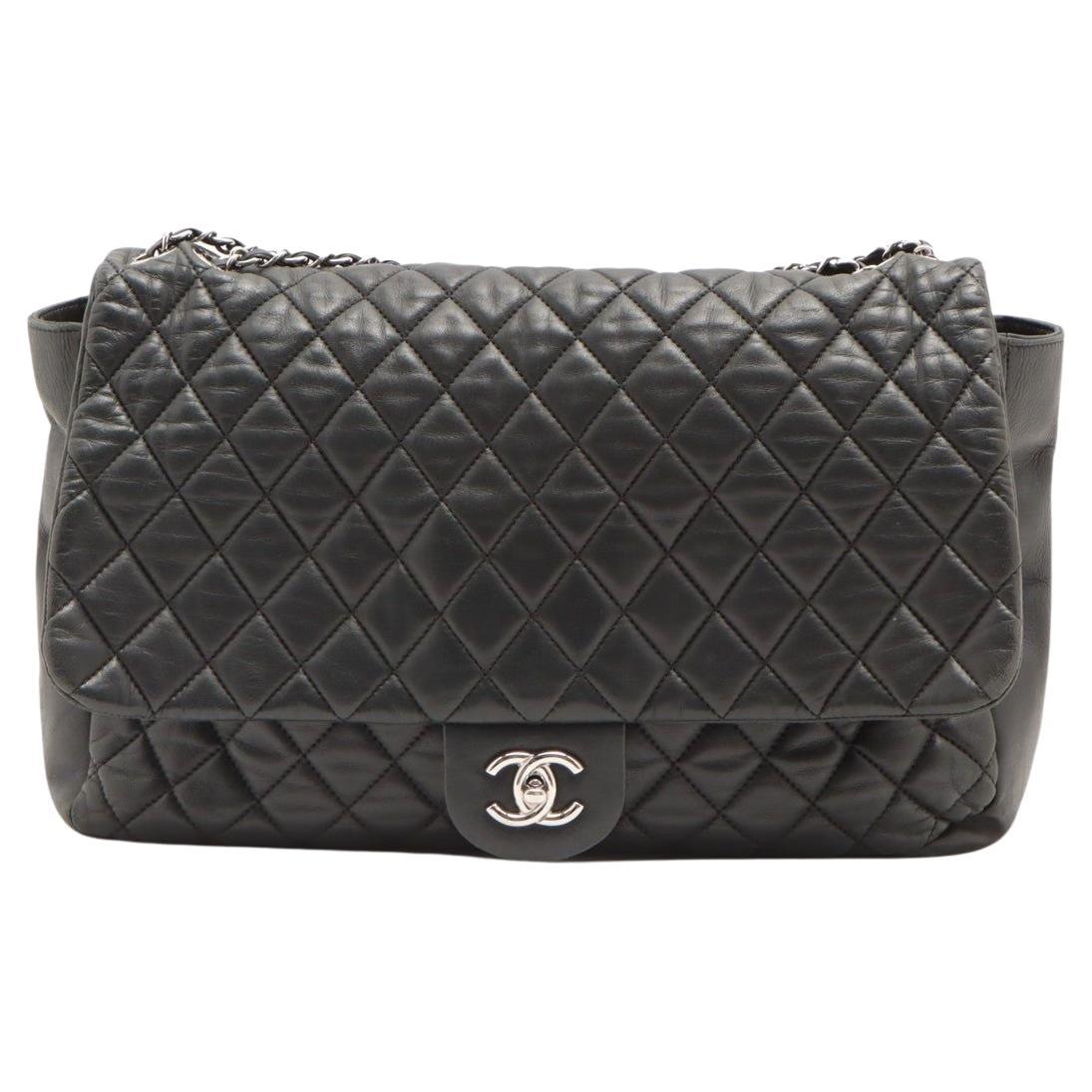 Black quilted soft Lambskin leather Chanel Jumbo Single Flap