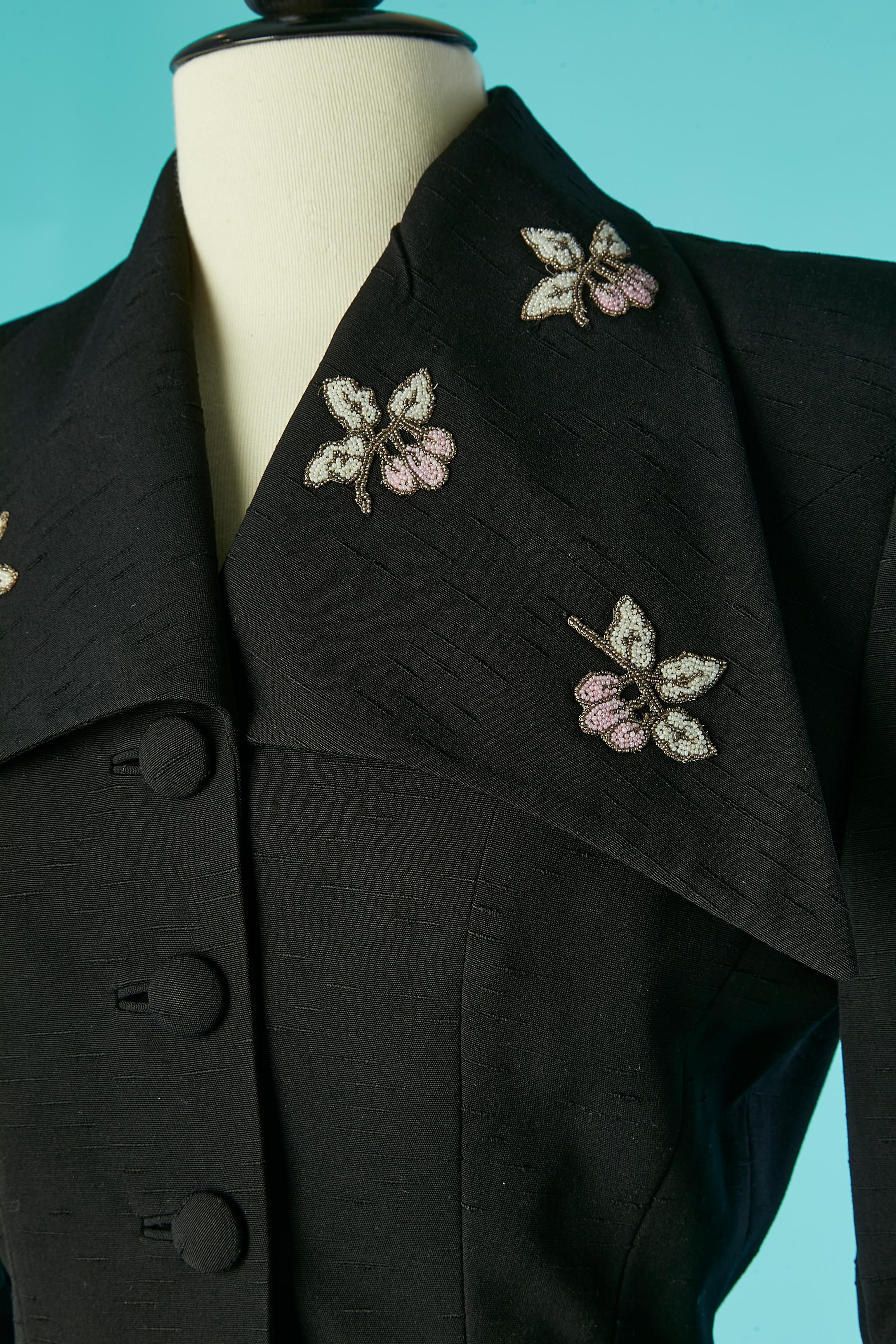 Schwarzer Rock-Anzug aus Rohseide mit Perlenstickerei undbbling-Ärmeln von Lilli Ann  im Zustand „Hervorragend“ im Angebot in Saint-Ouen-Sur-Seine, FR