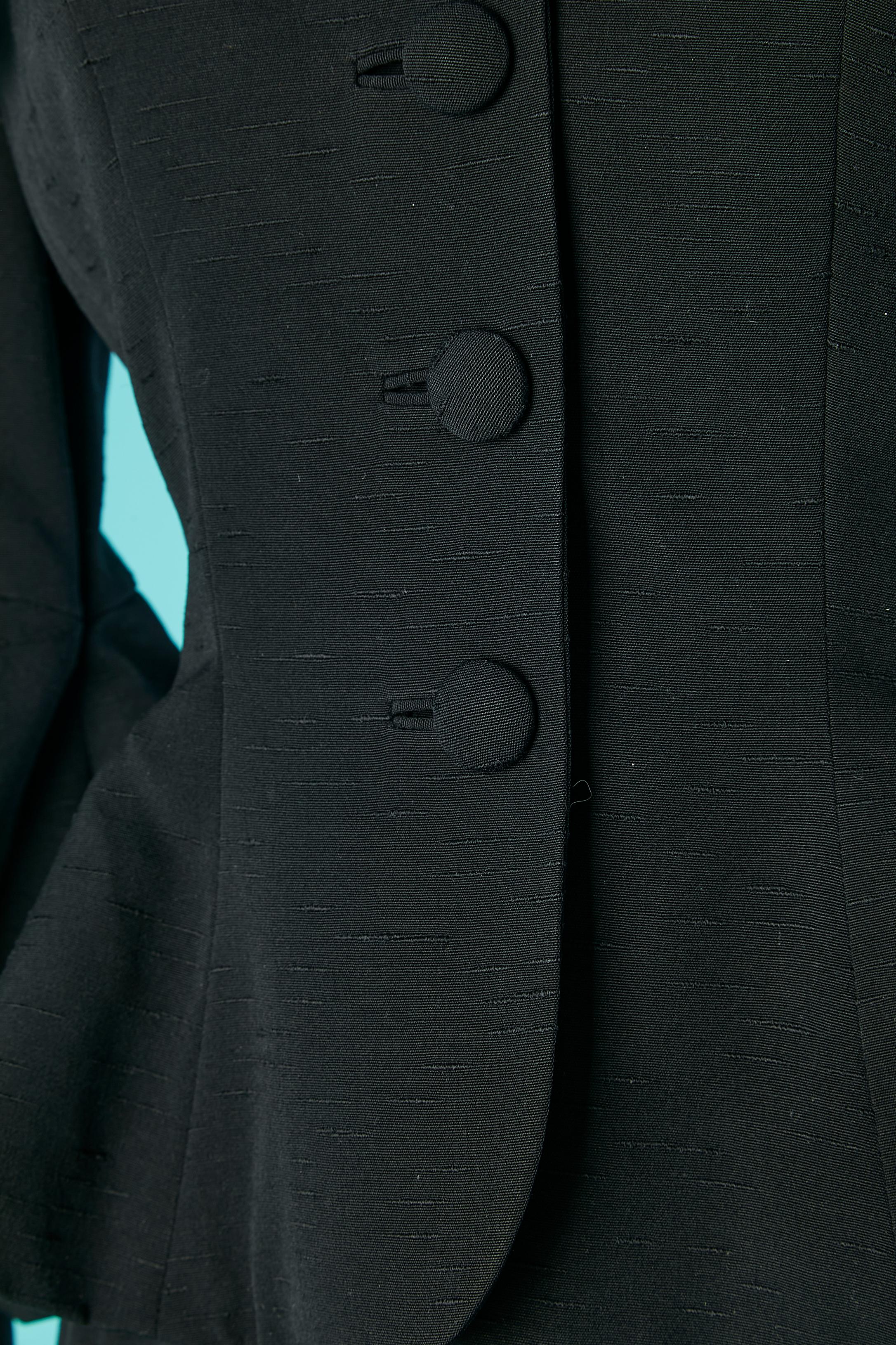 Schwarzer Rock-Anzug aus Rohseide mit Perlenstickerei undbbling-Ärmeln von Lilli Ann  im Angebot 1