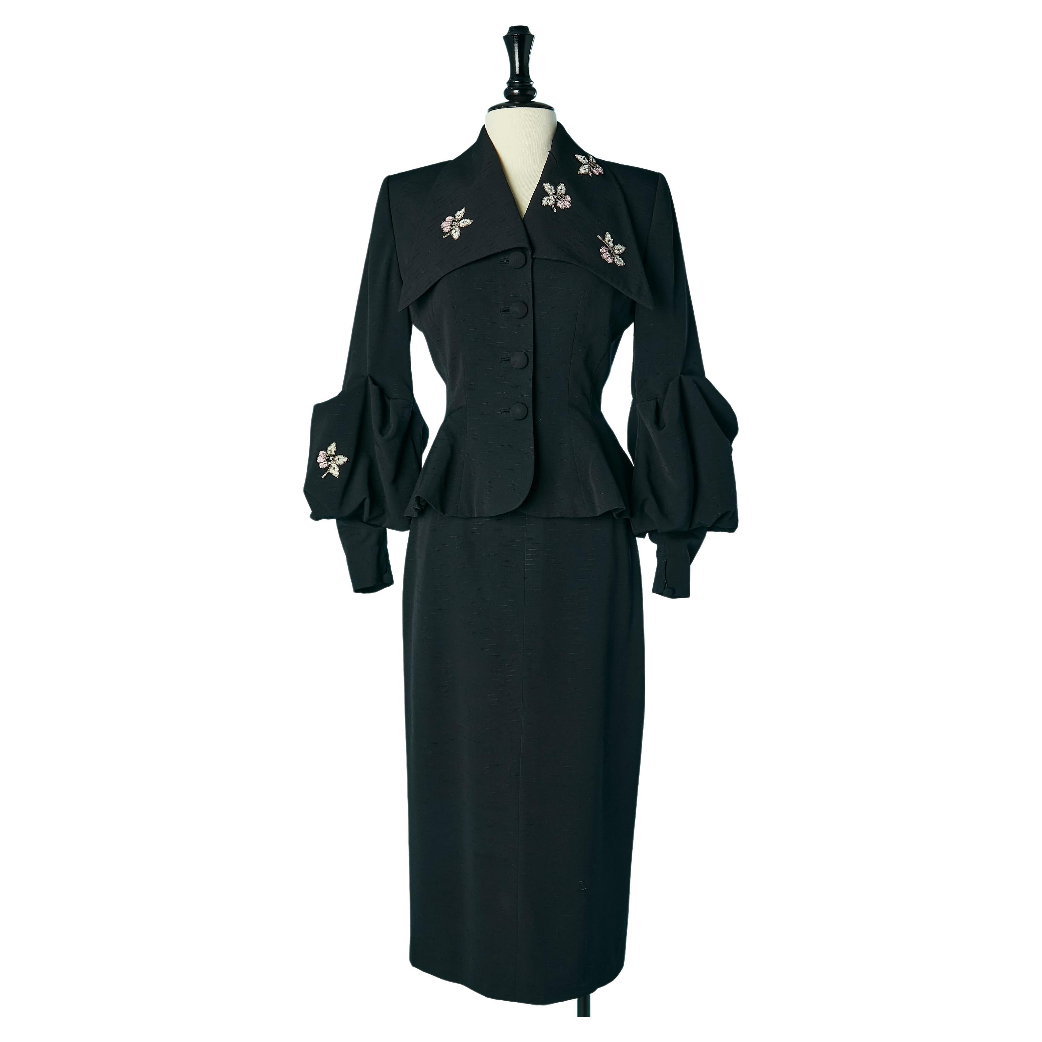 Schwarzer Rock-Anzug aus Rohseide mit Perlenstickerei undbbling-Ärmeln von Lilli Ann  im Angebot
