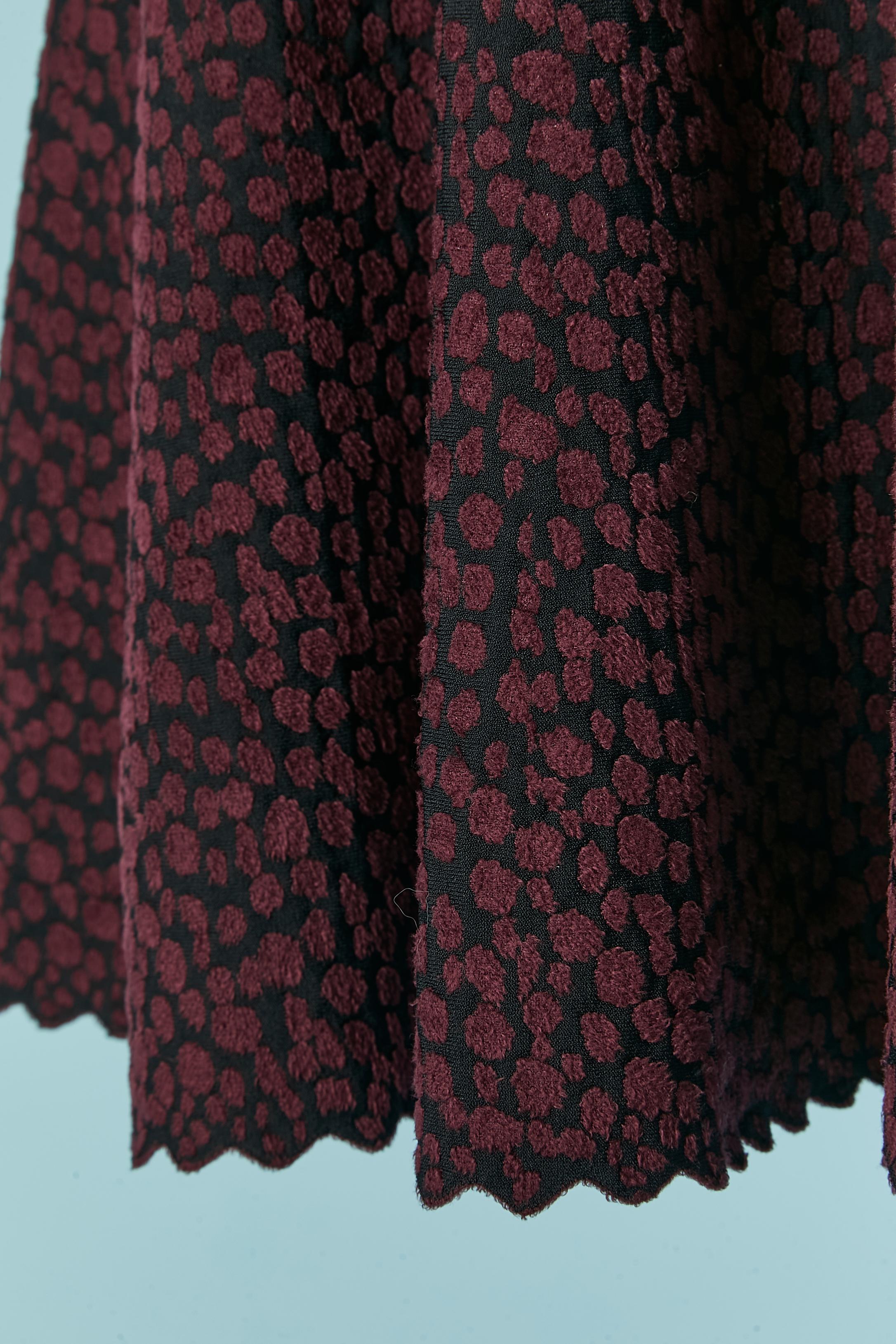 Abito a maniche corte in rayon nero e maglia jacquard vellutata bordeaux ALAIA In condizioni ottime in vendita a Saint-Ouen-Sur-Seine, FR