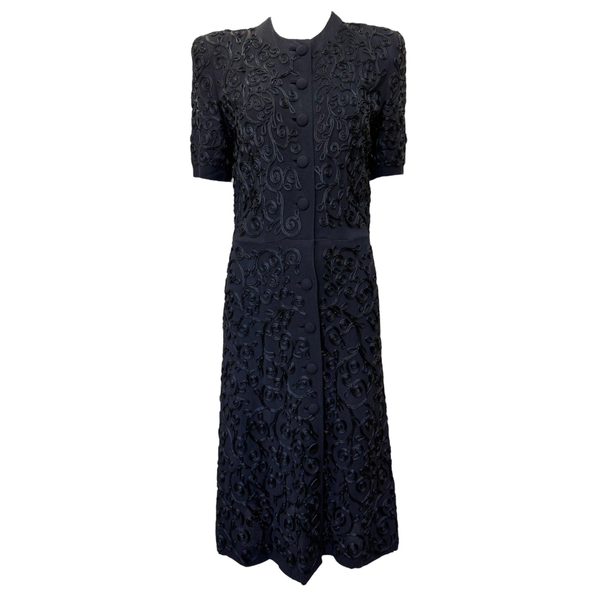 Abito a camicia in crepe di rayon nero con decorazioni a soutache, anni '40 in vendita