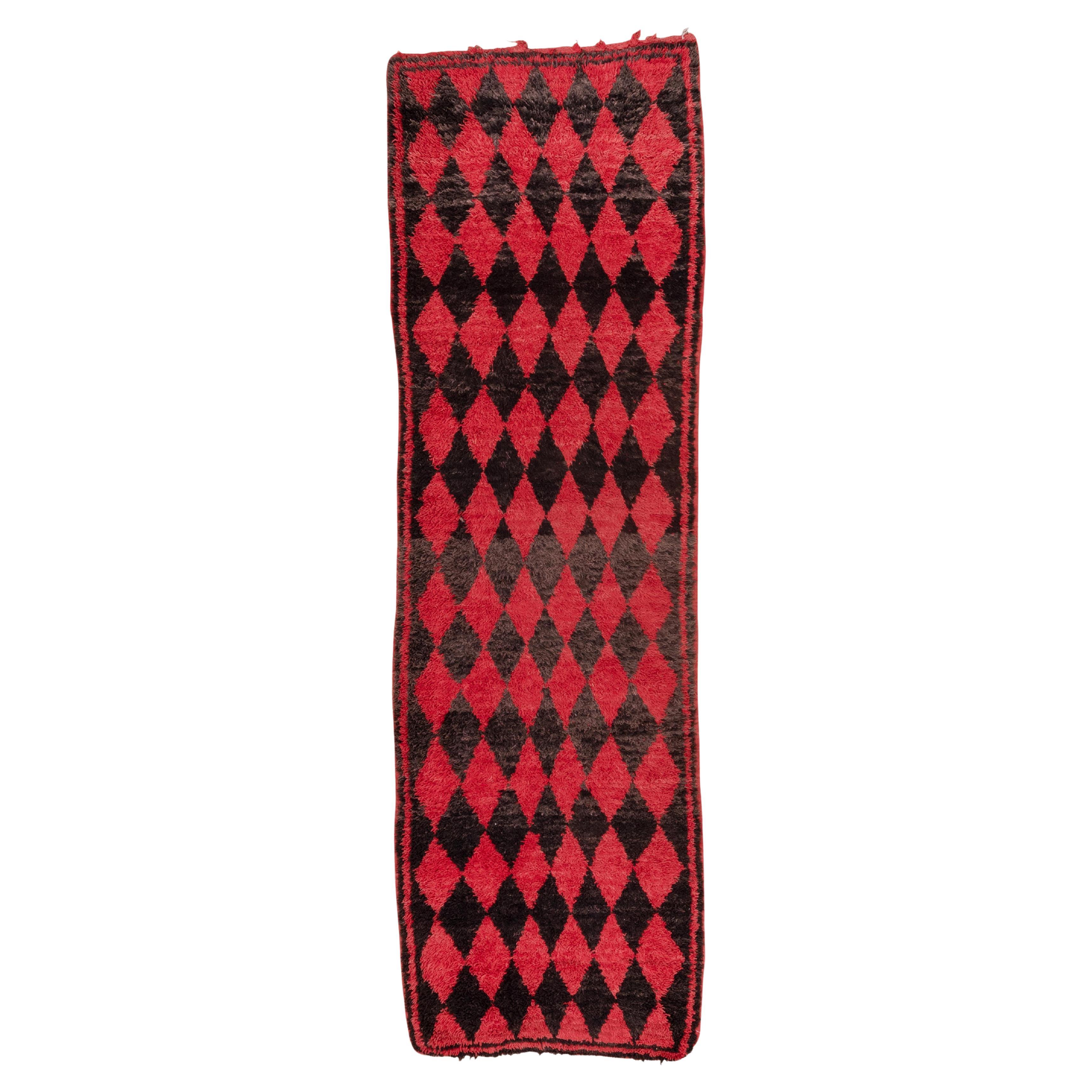 Black Red Checkered Diamond Moroccan Long Run - Tribal For Sale