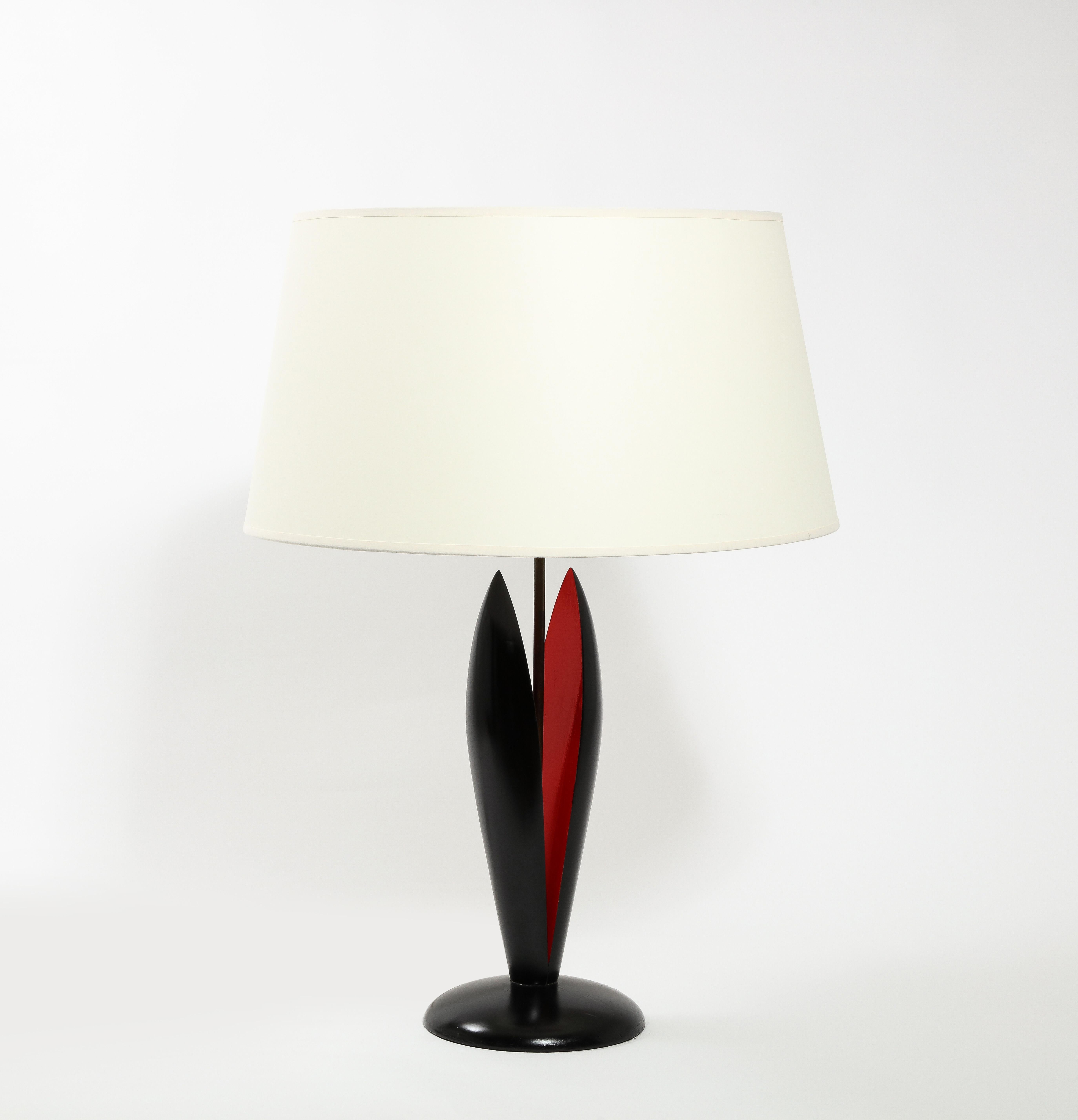 Mid-Century Modern Black & Red Lacquer Abstract Clam Table Lamp, France 1960's  For Sale