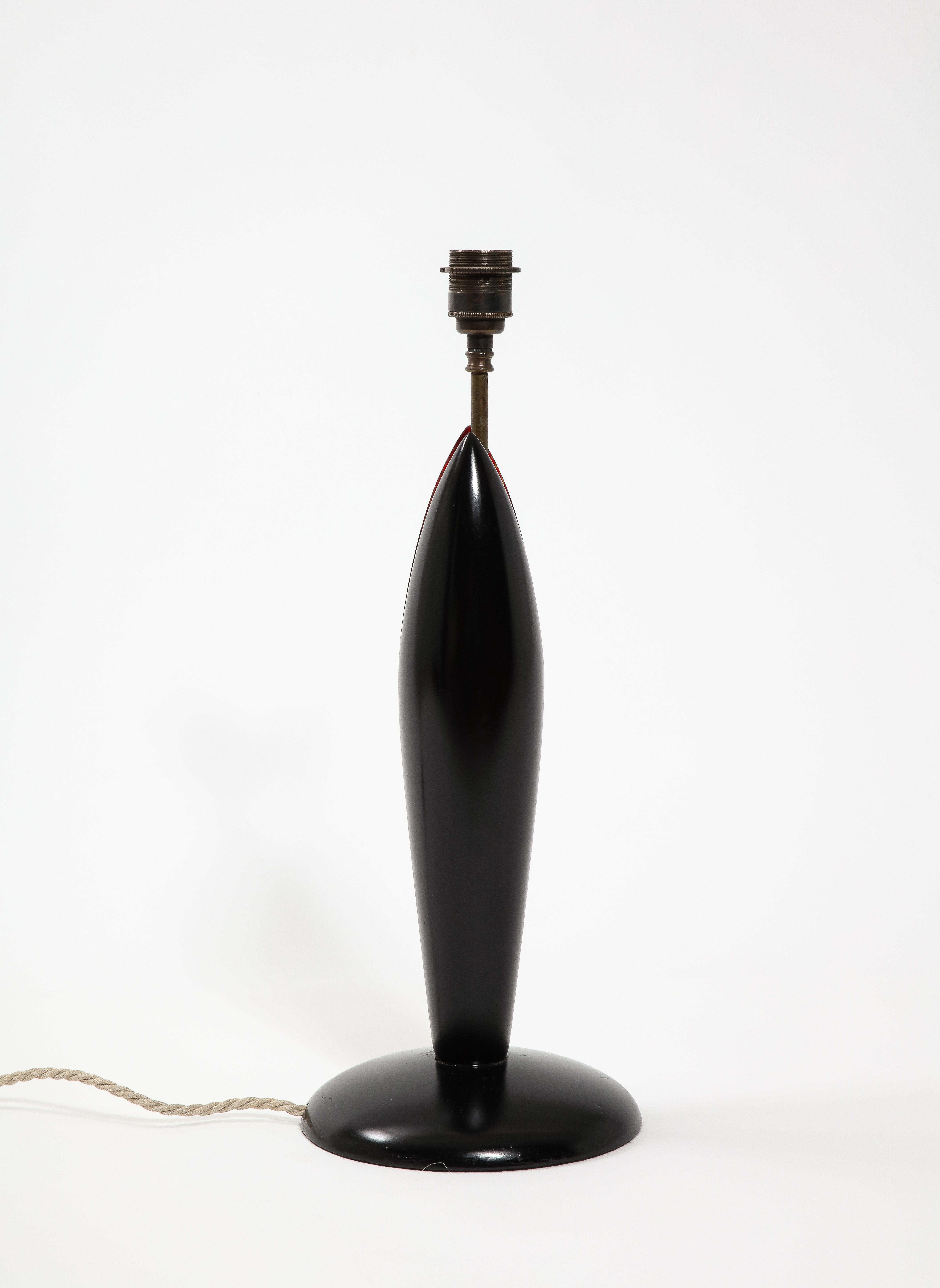 20th Century Black & Red Lacquer Abstract Clam Table Lamp, France 1960's  For Sale