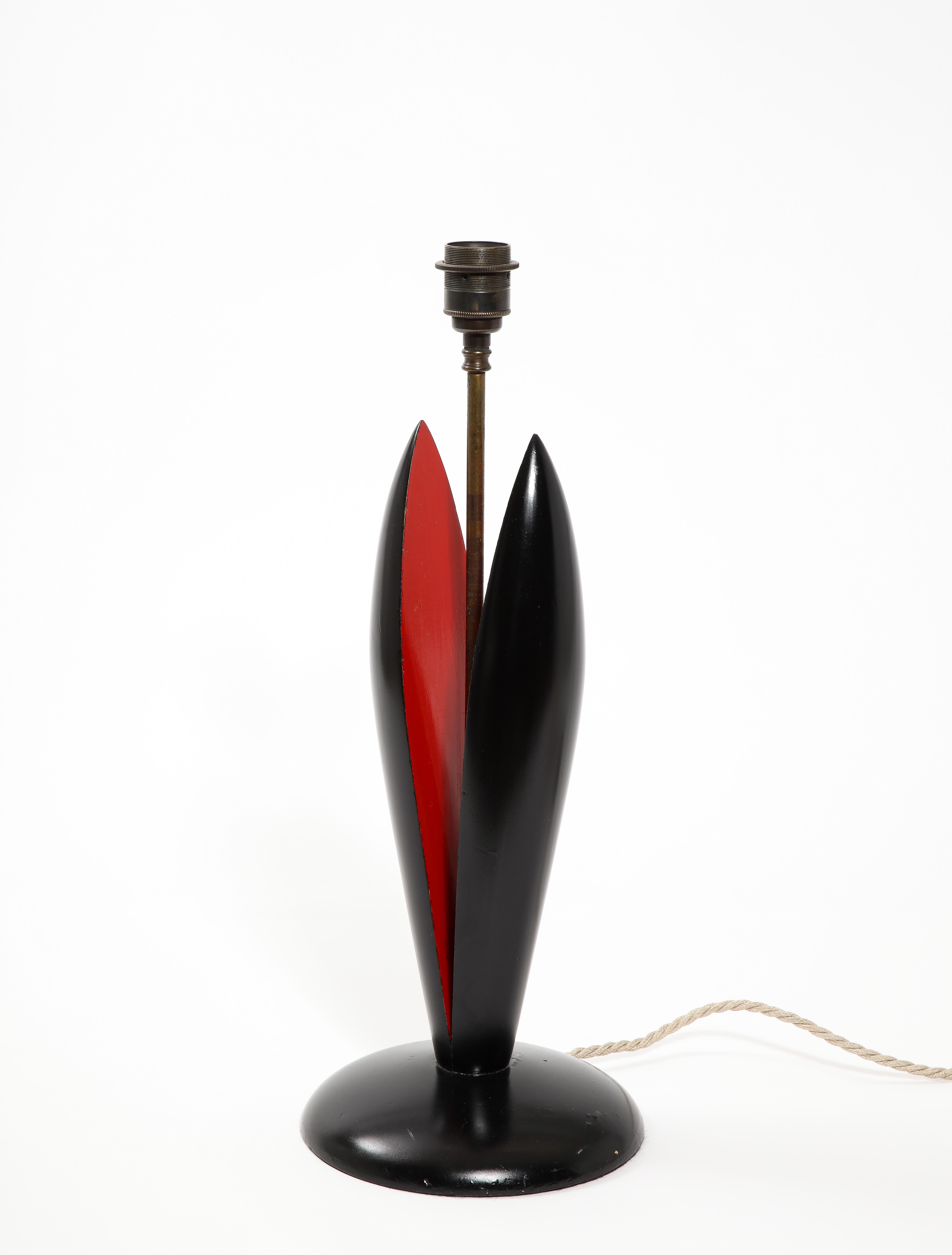 Lampe de bureau Clam abstraite en laque noire et rouge, France, années 1960  en vente 1