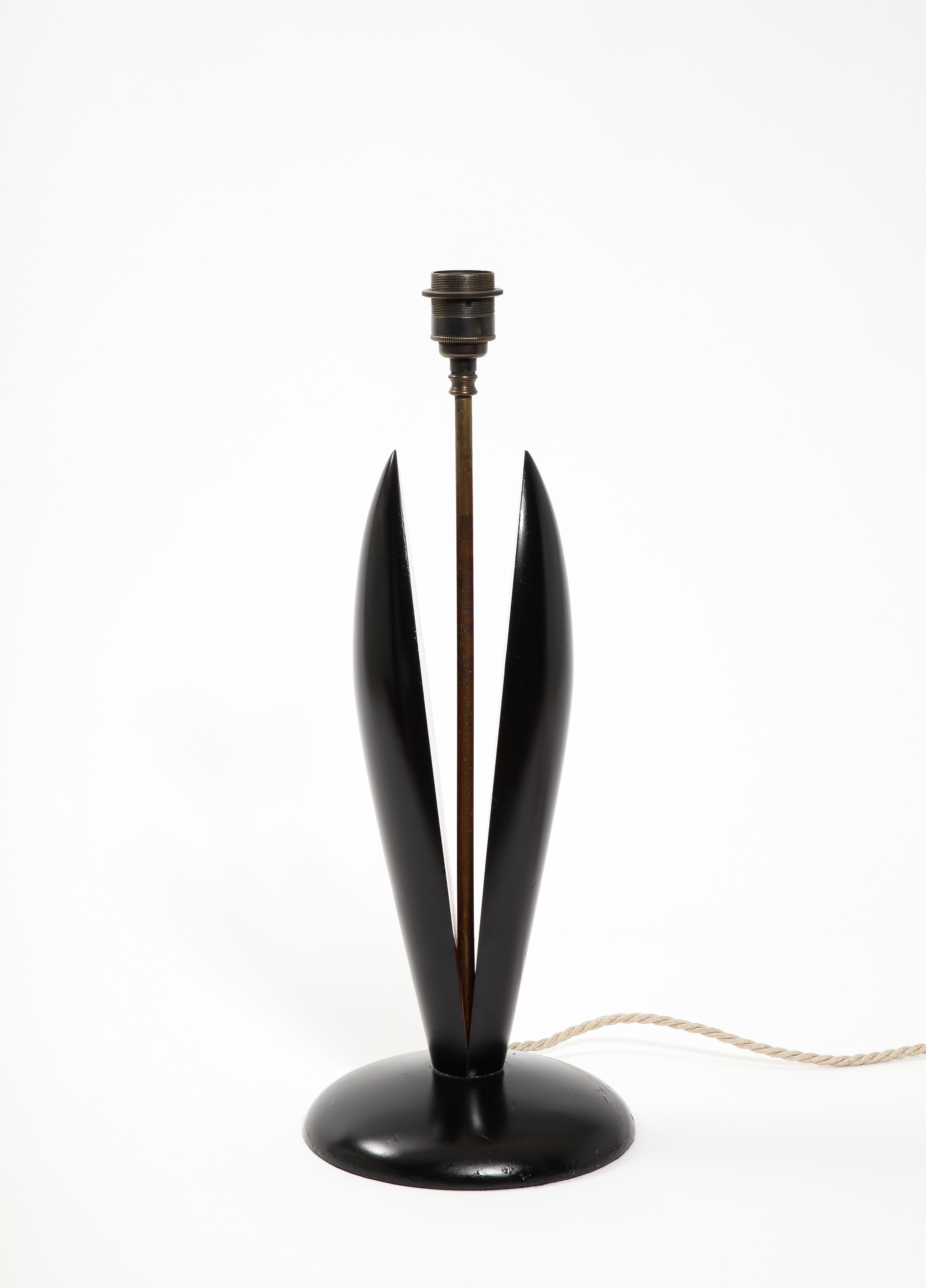 Black & Red Lacquer Abstract Clam Table Lamp, France 1960's  For Sale 3