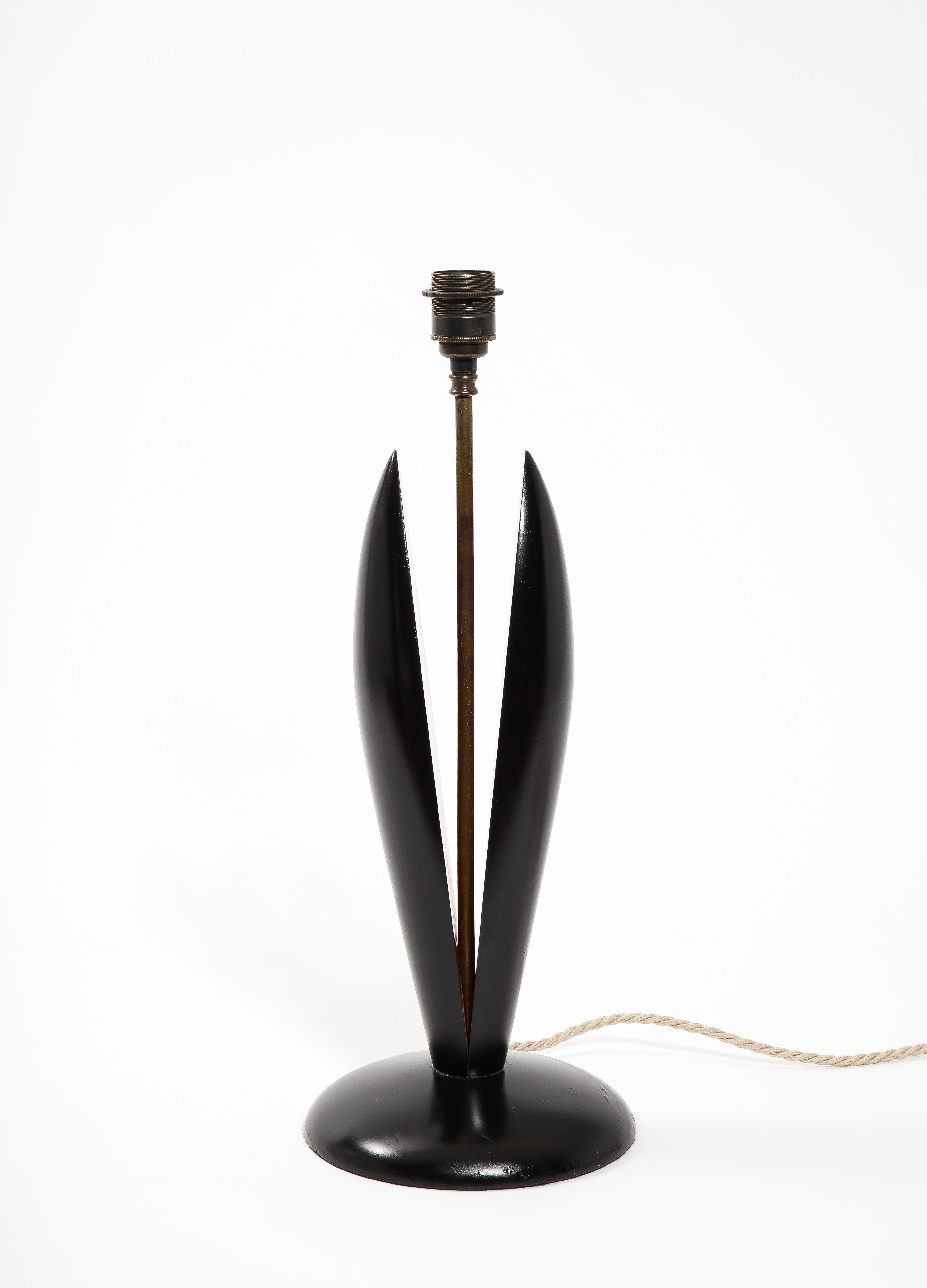 Black & Red Lacquer Abstract Clam Table Lamp, France 1960's For Sale 3