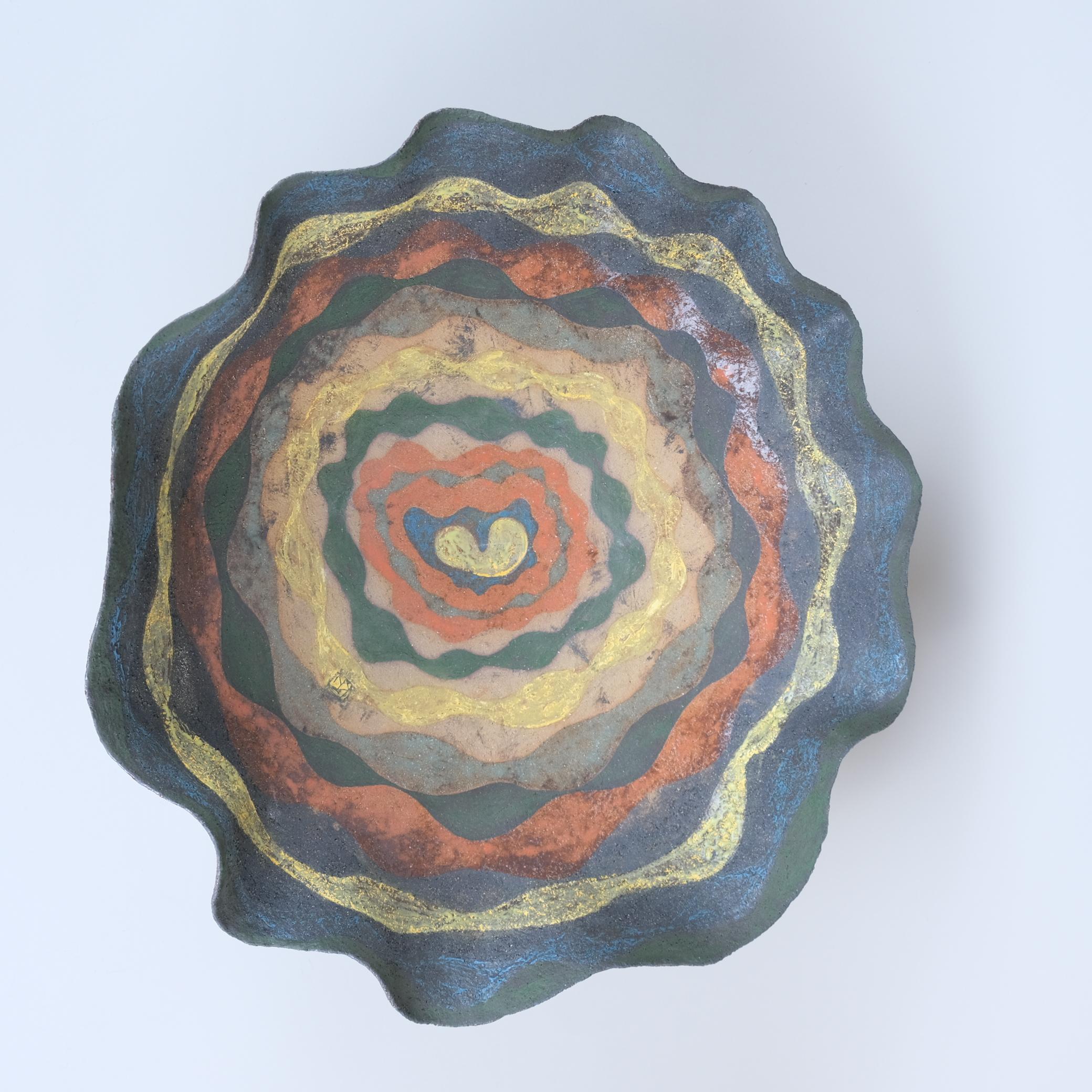 Plato grande de cerámica negro, rojo y amarillo Kati Tuominen-Niittylä, Marruecos Serie 1 en venta 3