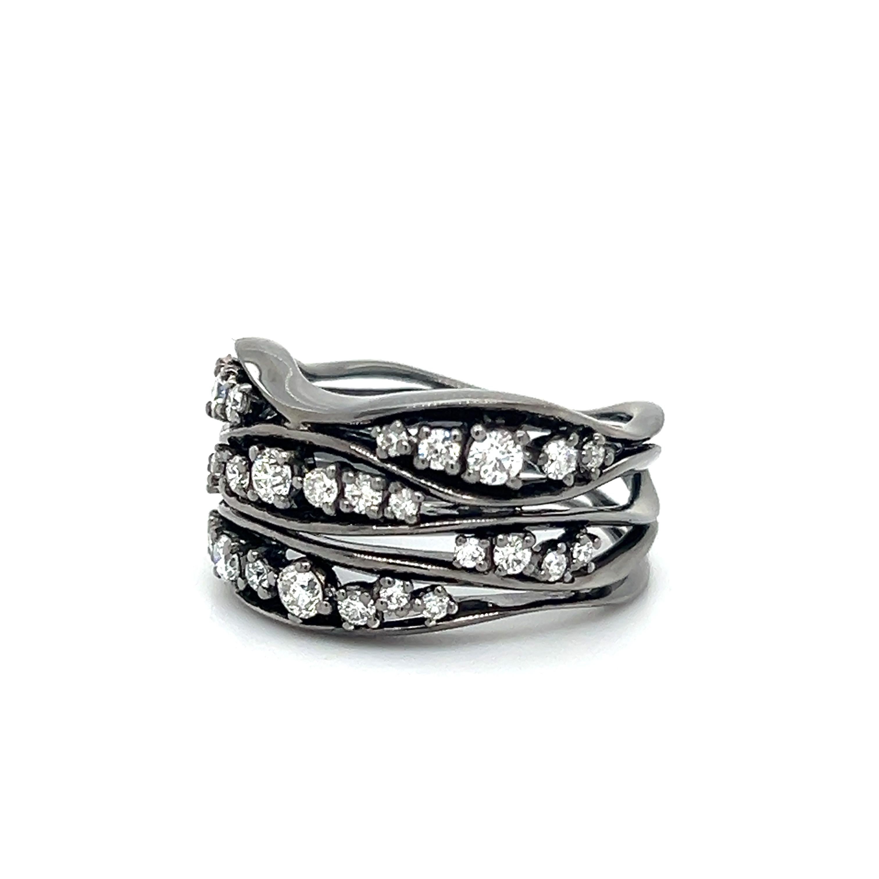 Round Cut Black Rhodium Diamond Open Work Wave Design Ring 18k For Sale