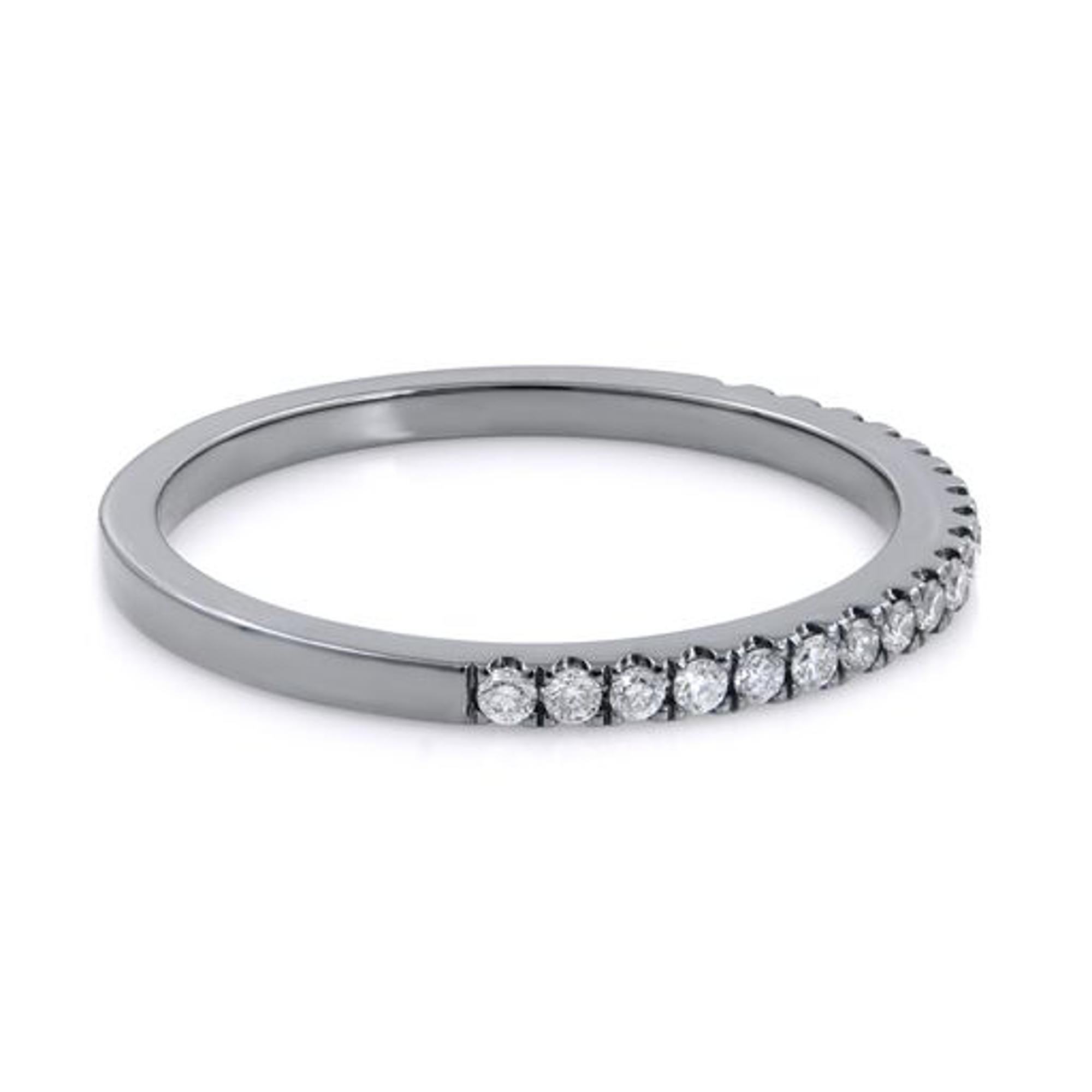 Moderne Bague pour femme en or blanc 14 carats avec diamants noirs plaqués rhodium de 0,18 carat en vente