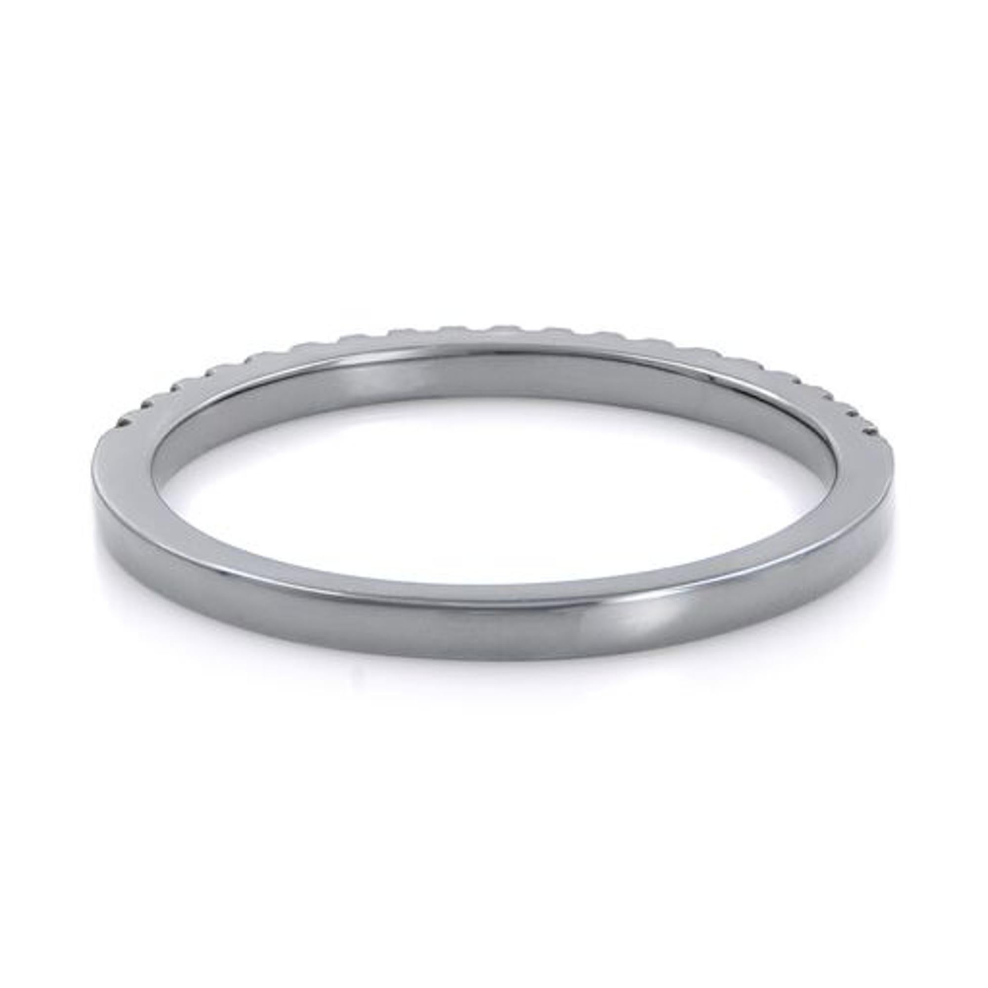 Taille ronde Bague pour femme en or blanc 14 carats avec diamants noirs plaqués rhodium de 0,18 carat en vente