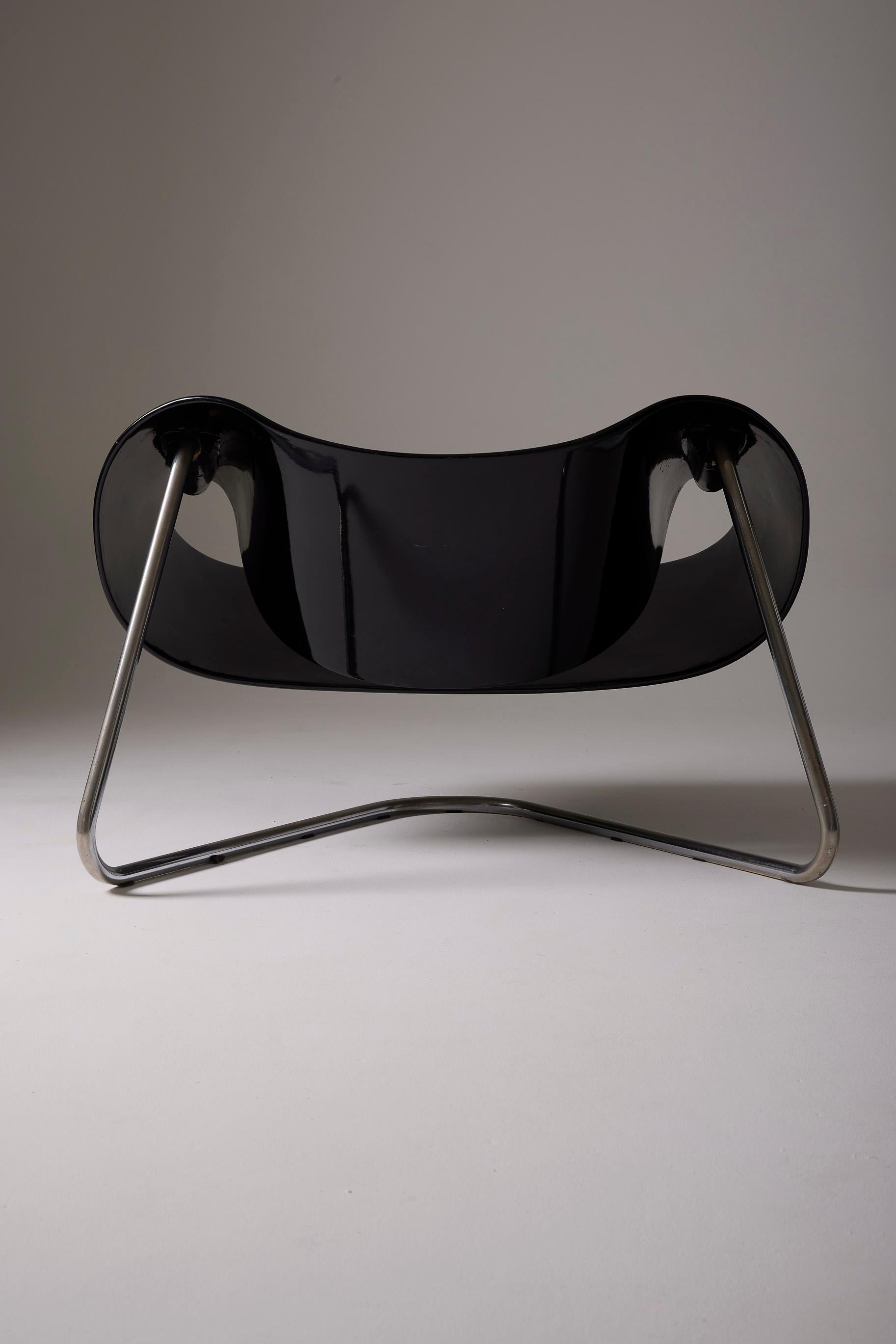 Fiberglass Black Ribbon Armchair by Franca Stagi & Cesare Leonardi For Sale