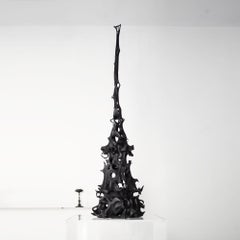 Crête noire  Vase sculptural en grès noir mat fabriqué à la main par SMOGE SPACE